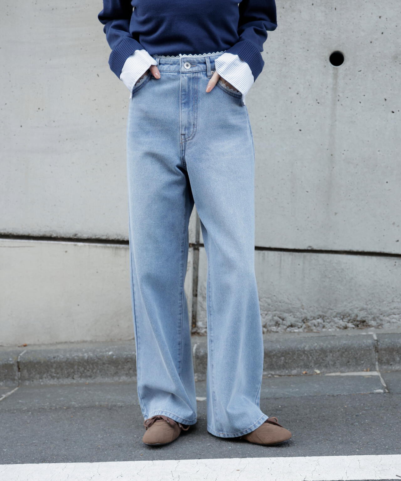 [低身長サイズ/Sシリーズ]レーストリミングワイドストレートデニムパンツ