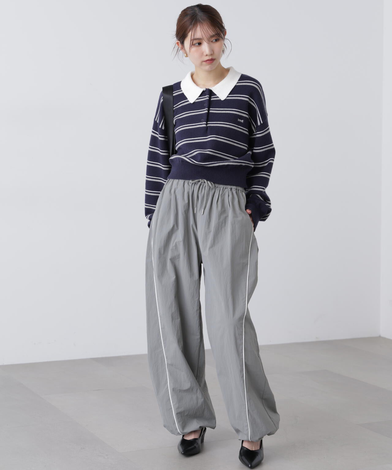 サイドタック配色ラインナイロンパンツ