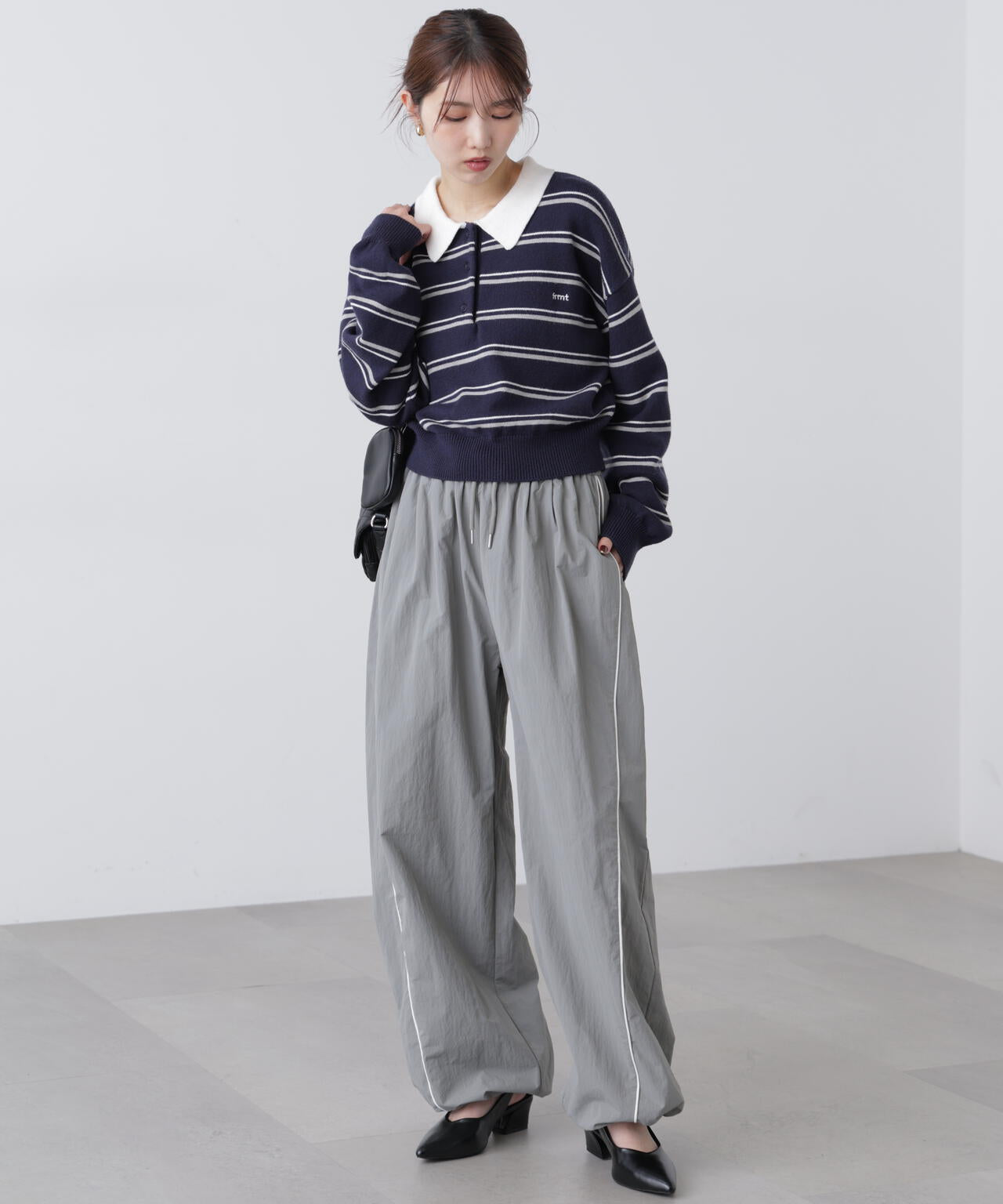 サイドタック配色ラインナイロンパンツ