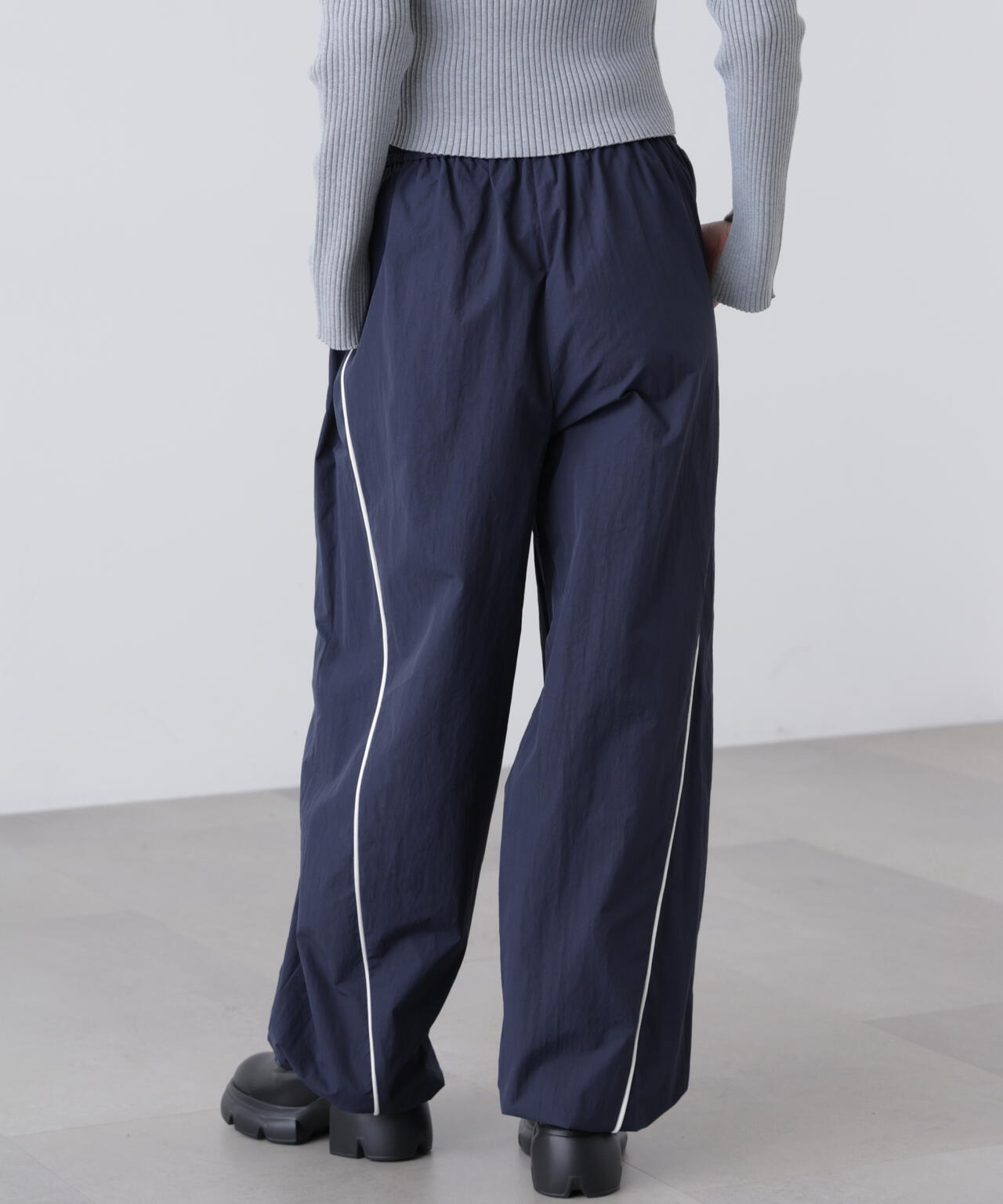 サイドタック配色ラインナイロンパンツ | FREE'S MART（フリーズマート