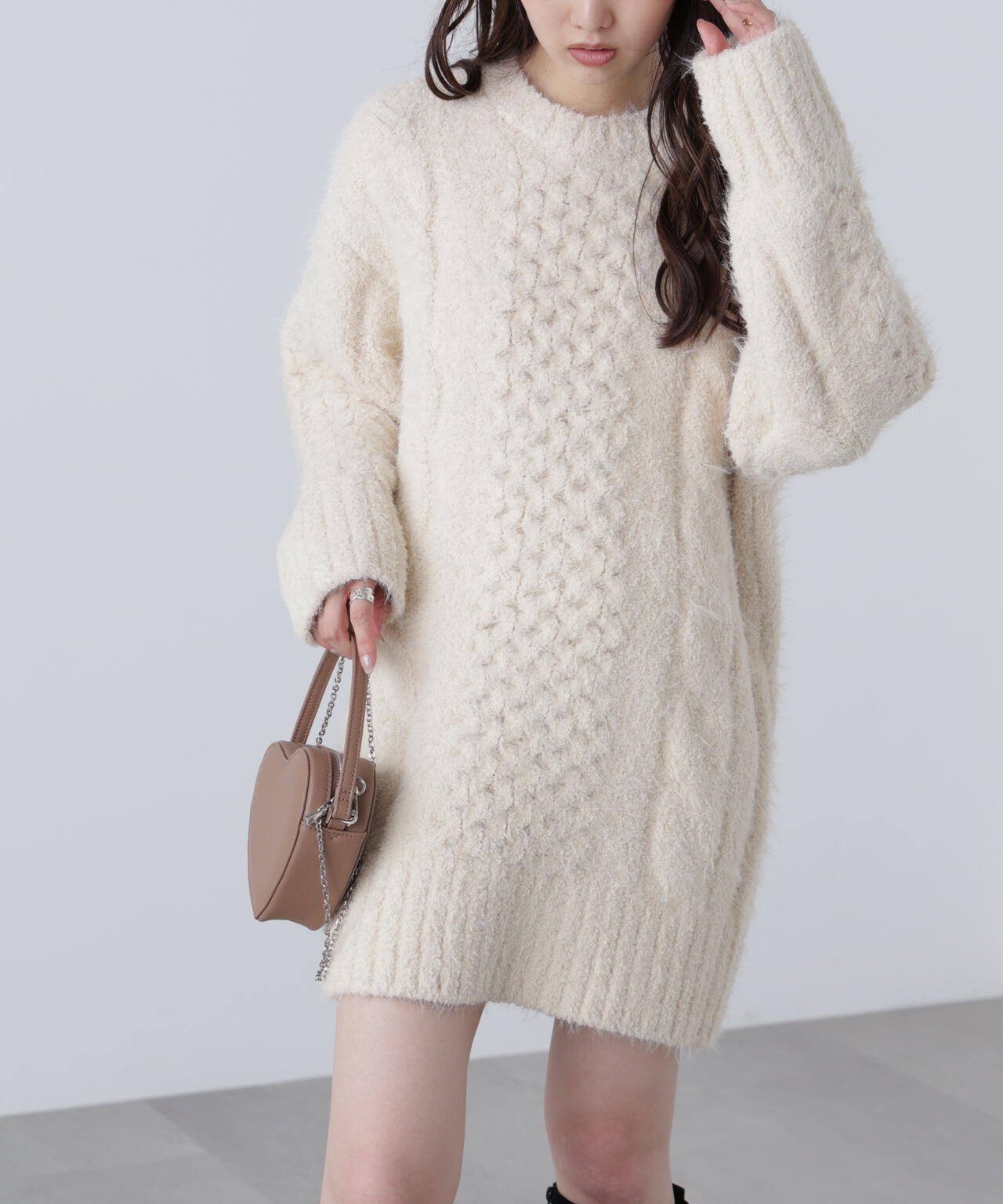 テディヤーンケーブル編みミニワンピース