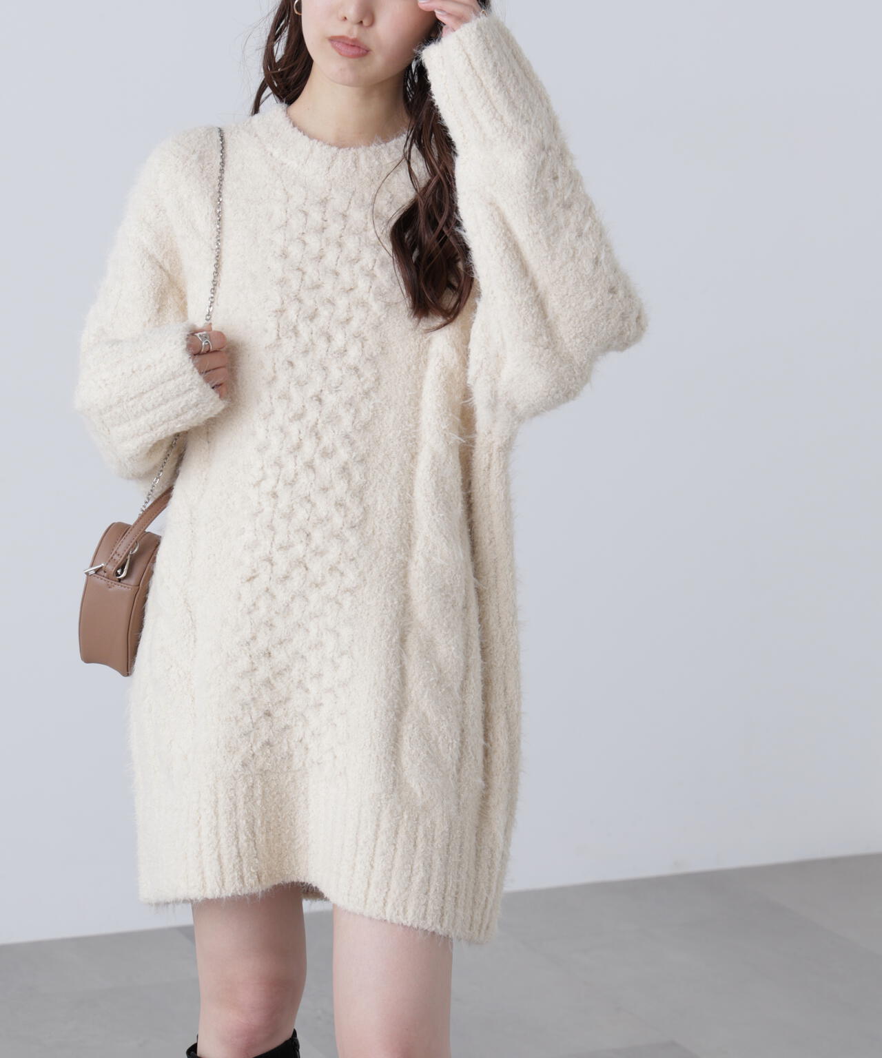 テディヤーンケーブル編みミニワンピース