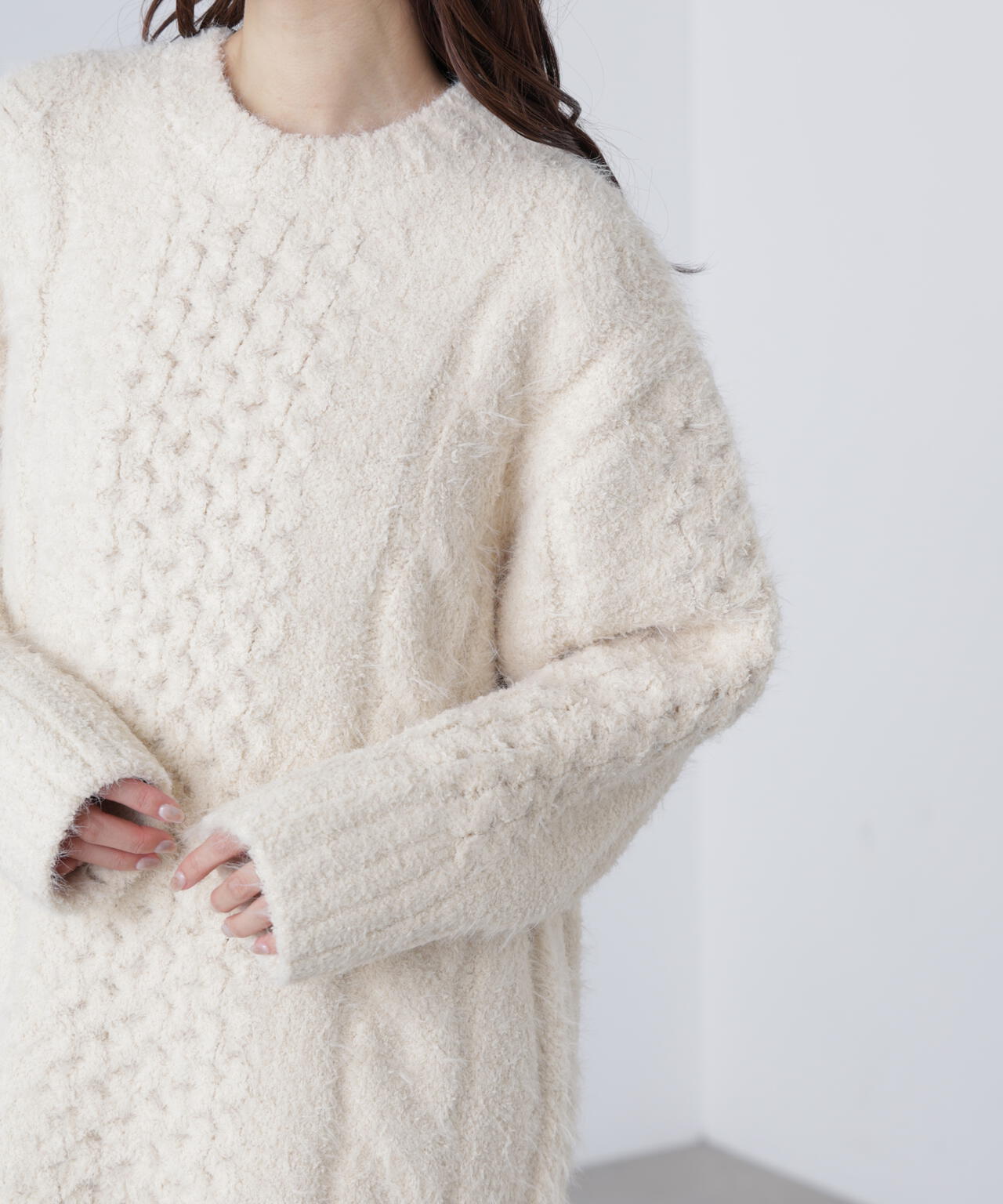 テディヤーンケーブル編みミニワンピース