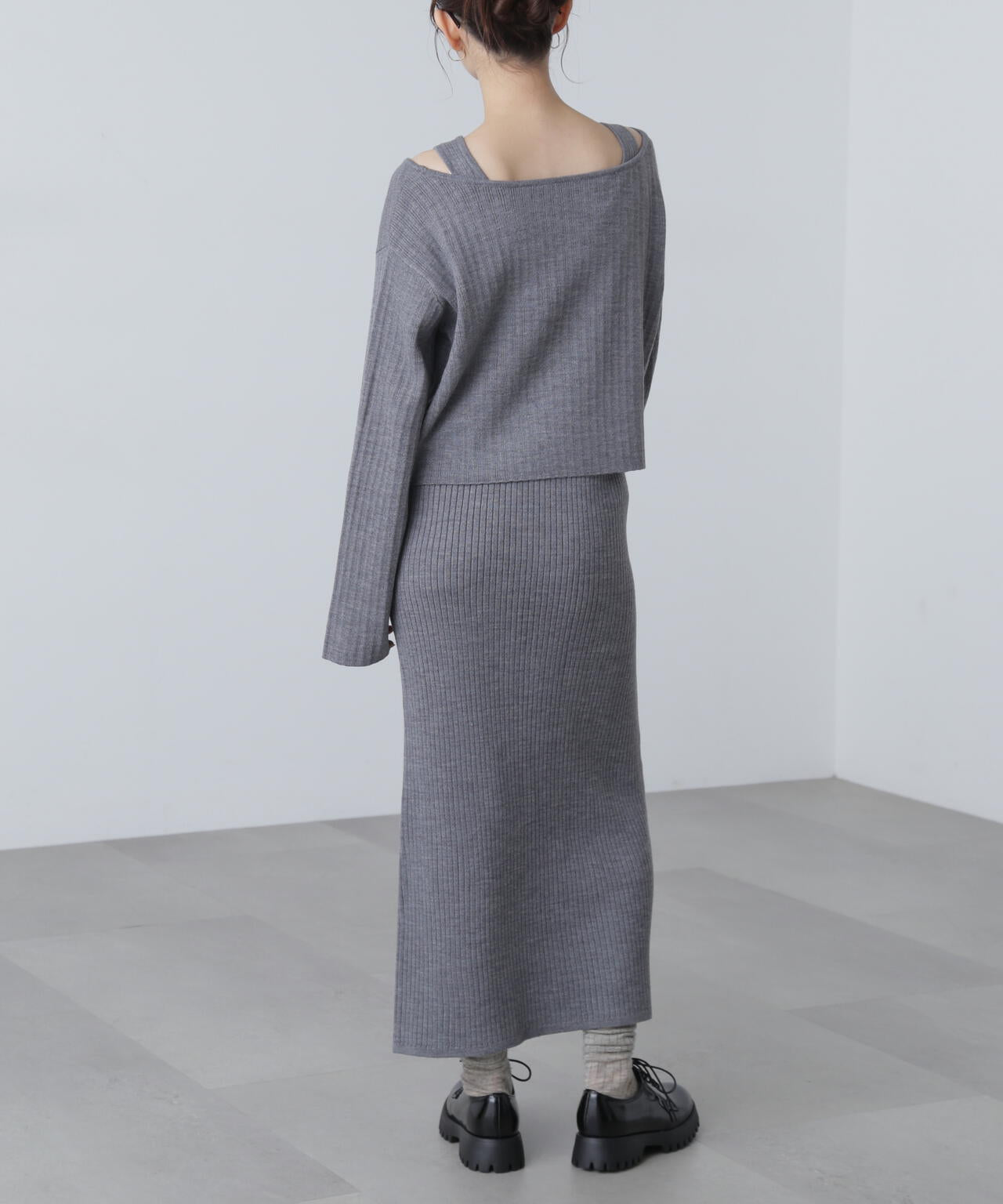 ドロストリブニットセットアップ