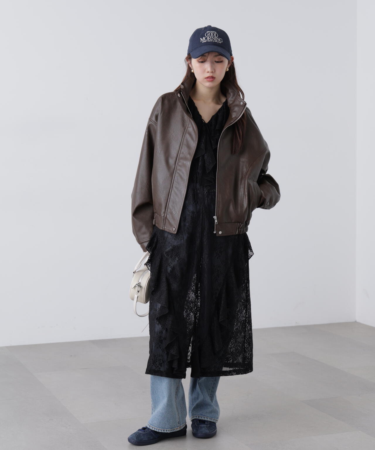 前開きラッフルフリルレースワンピース