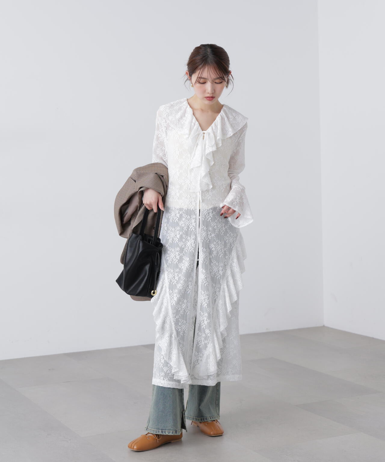 前開きラッフルフリルレースワンピース