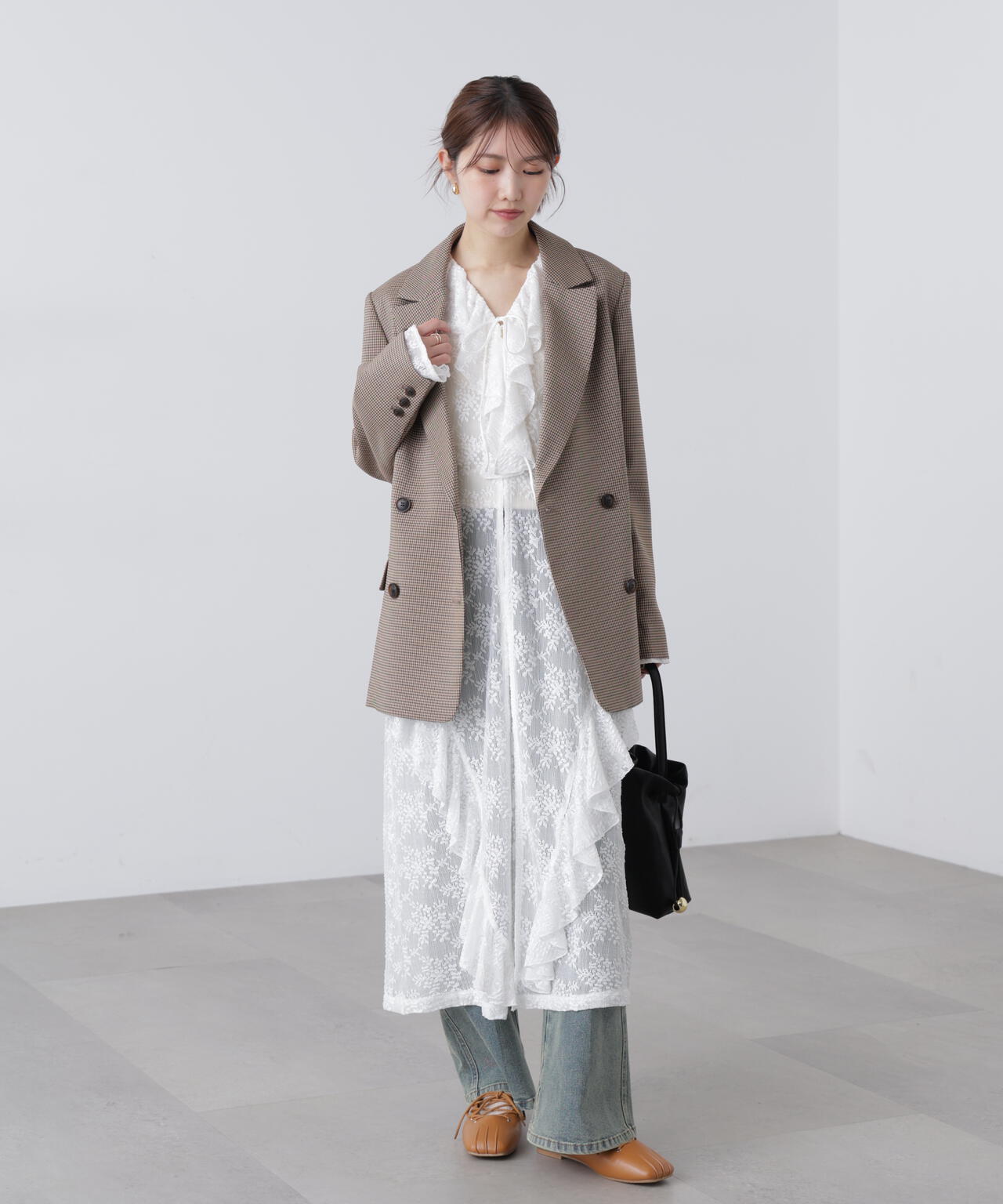 前開きラッフルフリルレースワンピース