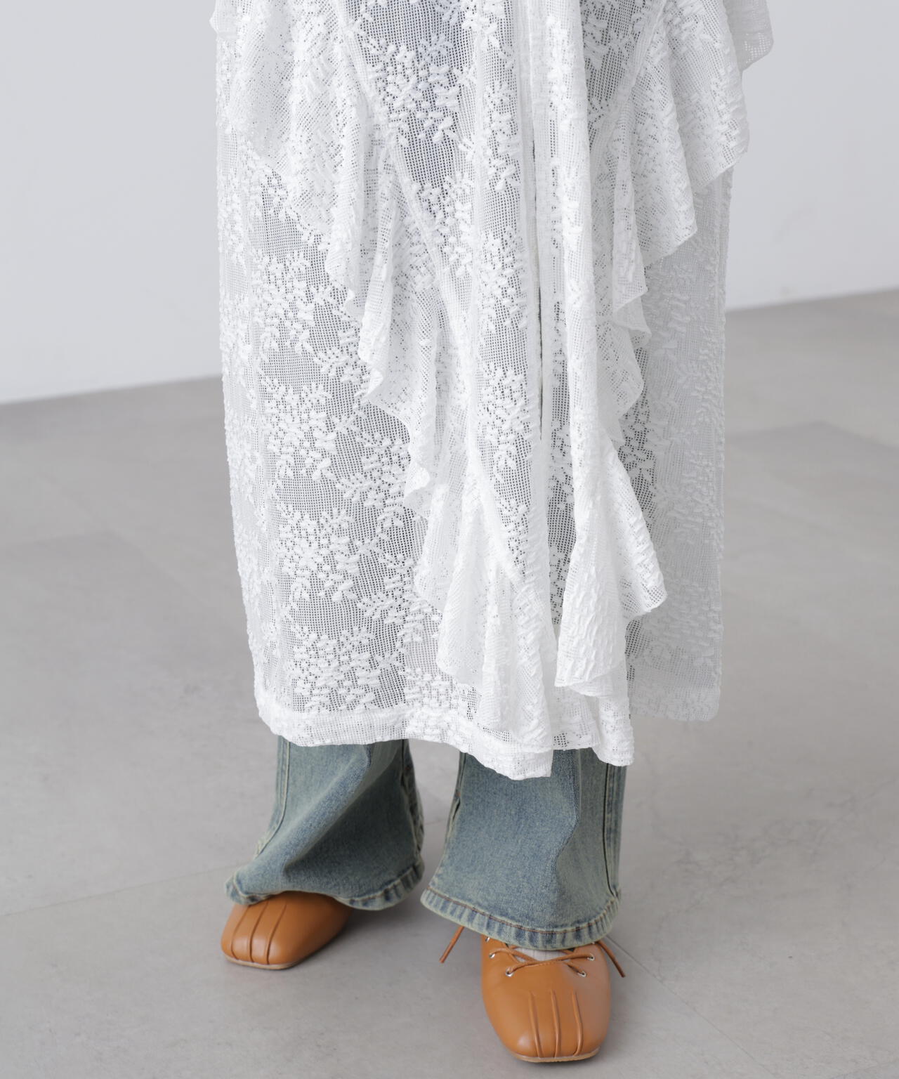 前開きラッフルフリルレースワンピース