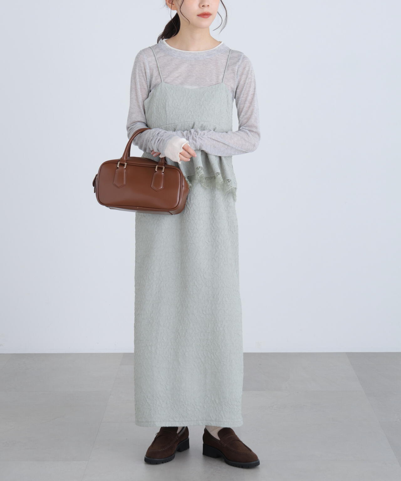 ペプラムレースキャミワンピース