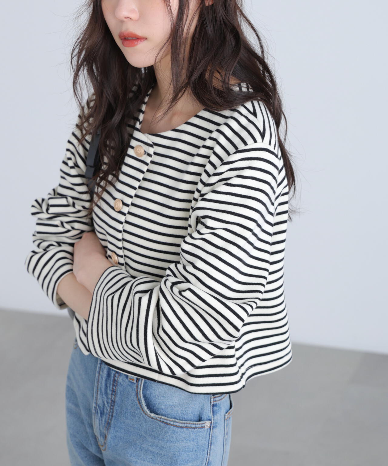 金ボタンノーカラージャケット