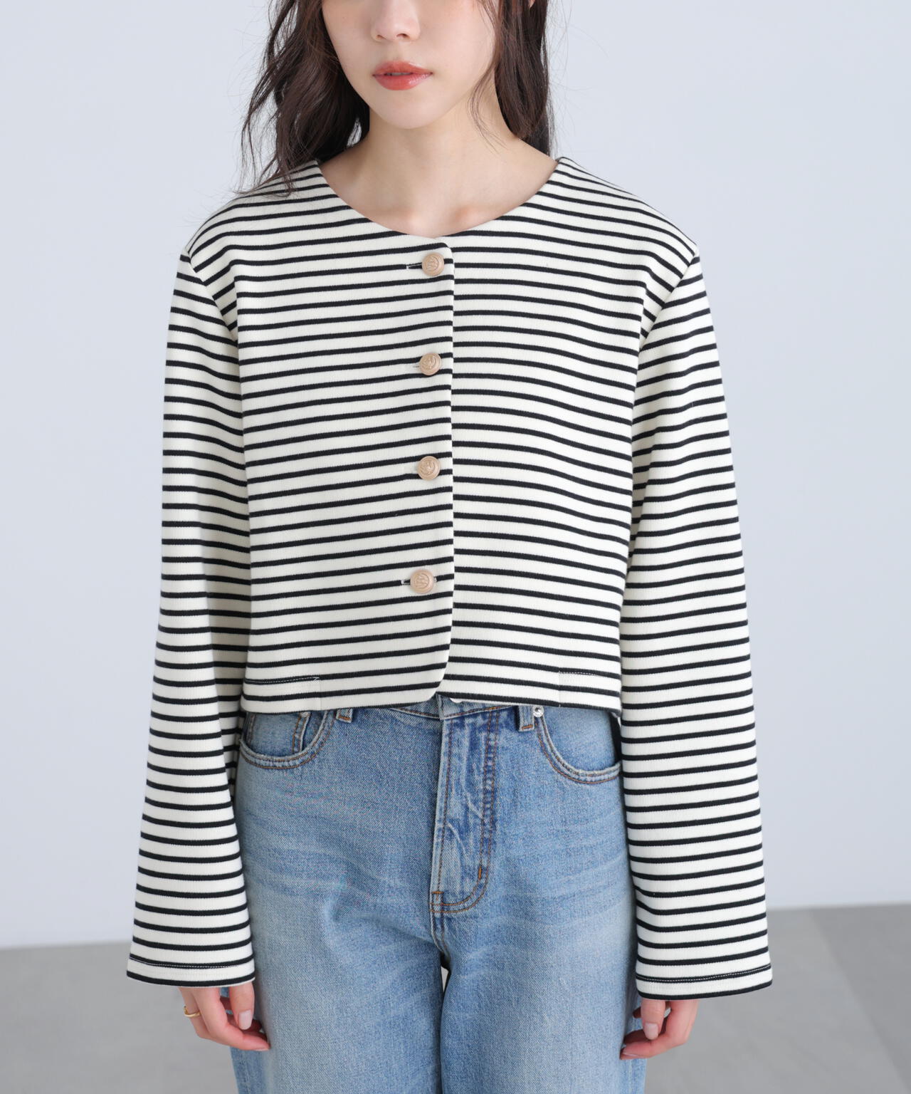 金ボタンノーカラージャケット