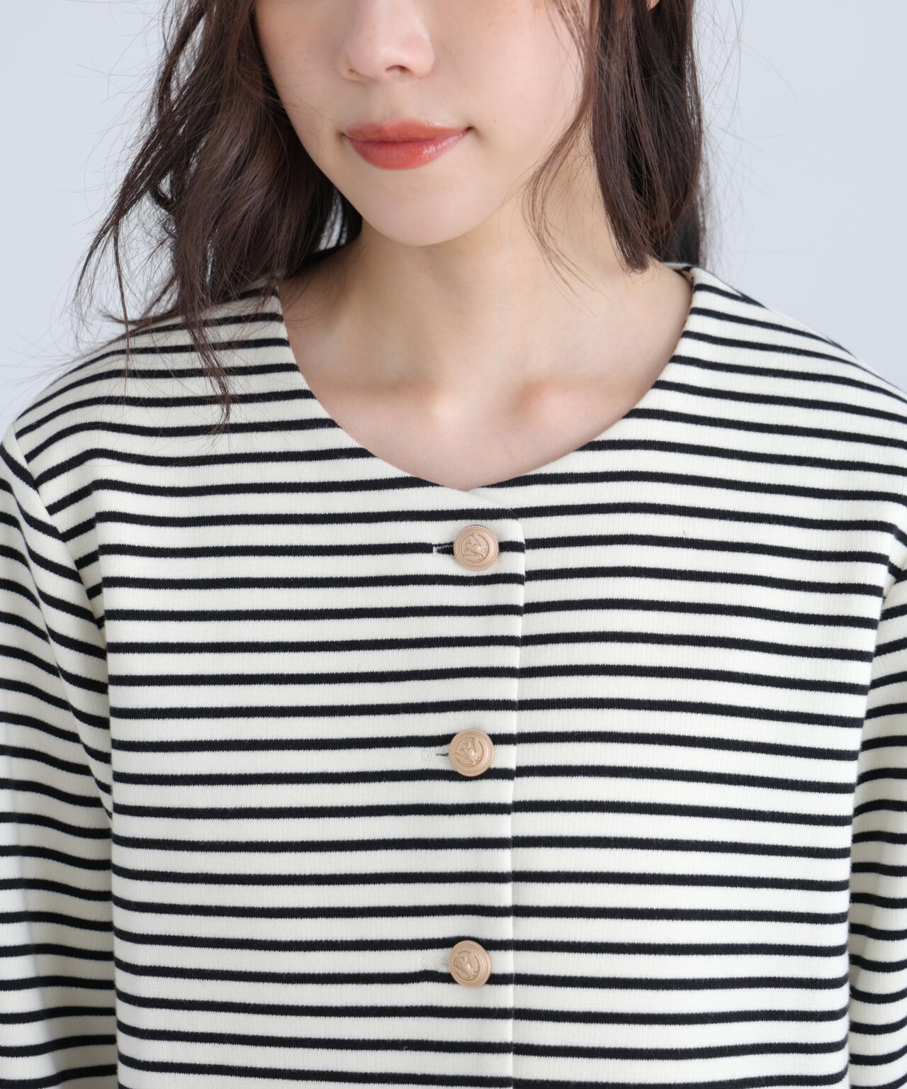 金ボタンノーカラージャケット