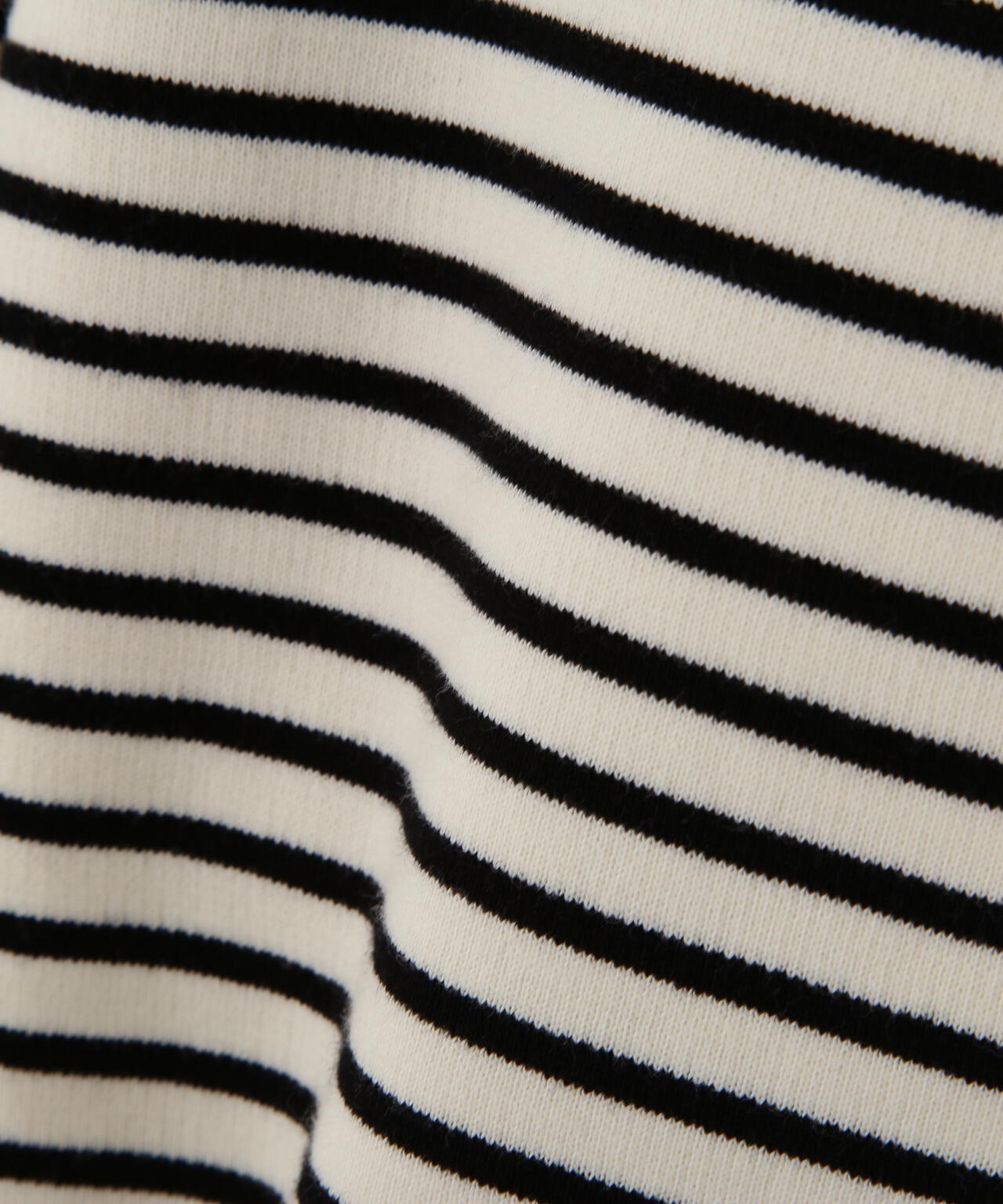 金ボタンノーカラージャケット