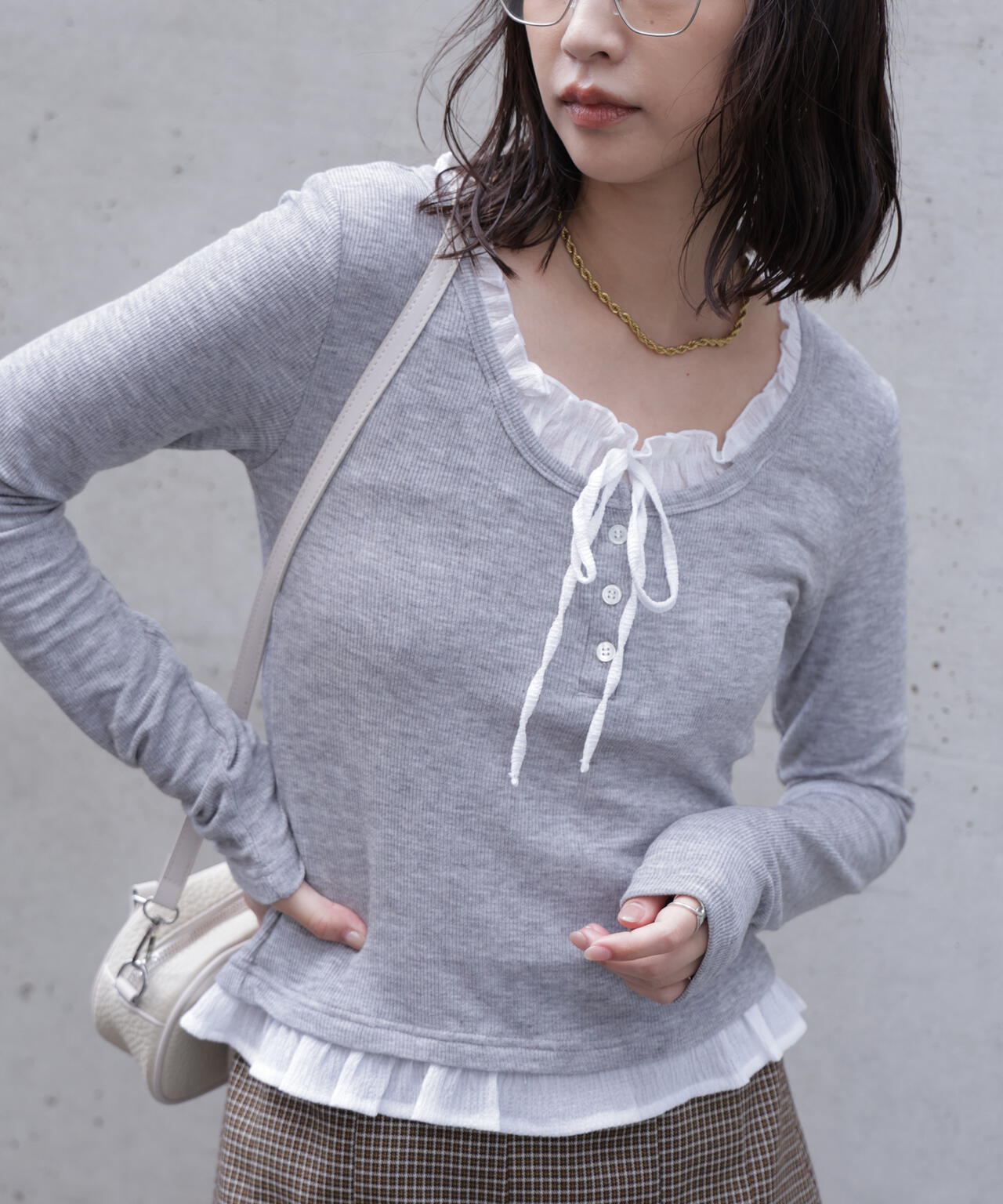 レイヤード風フリルリボンカットソー