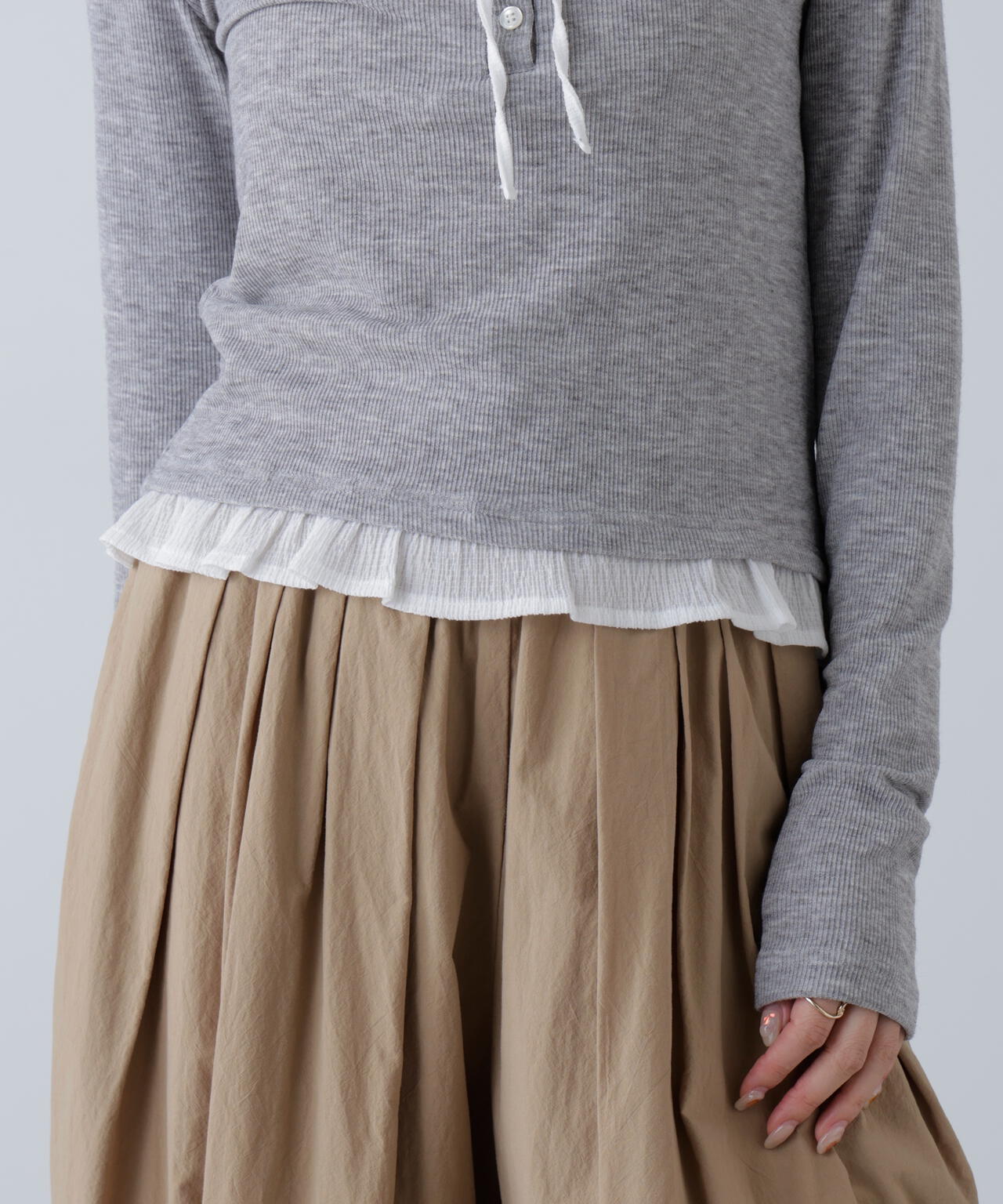 レイヤード風フリルリボンカットソー