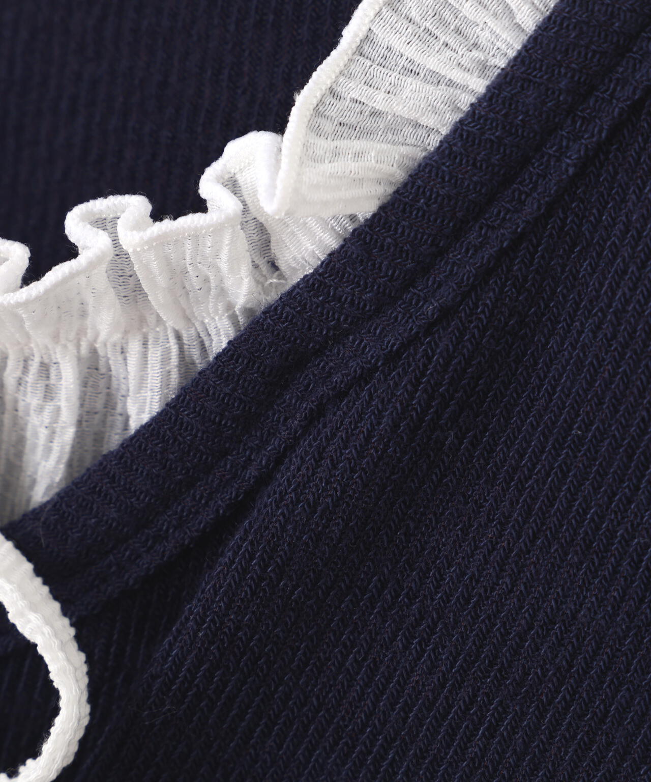 レイヤード風フリルリボンカットソー