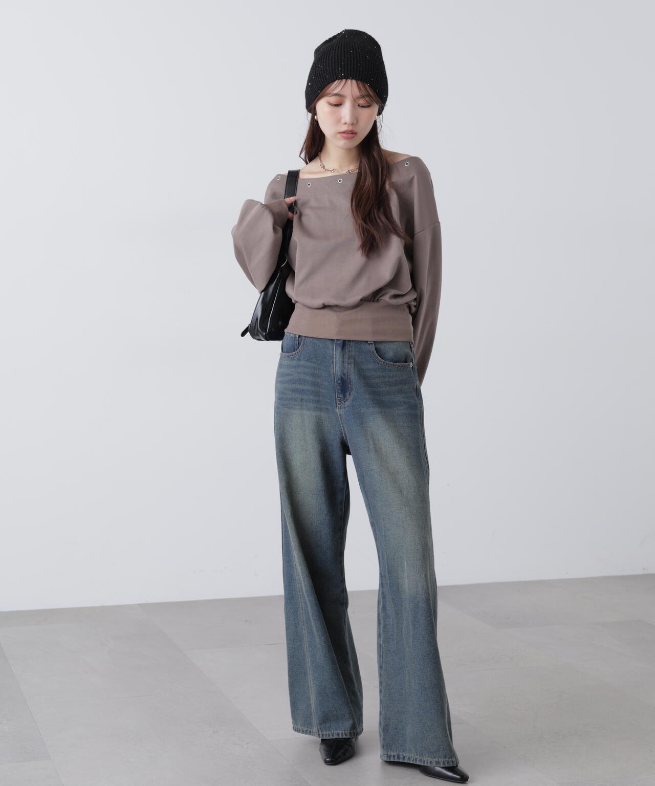 ハトメオフショルスウェット