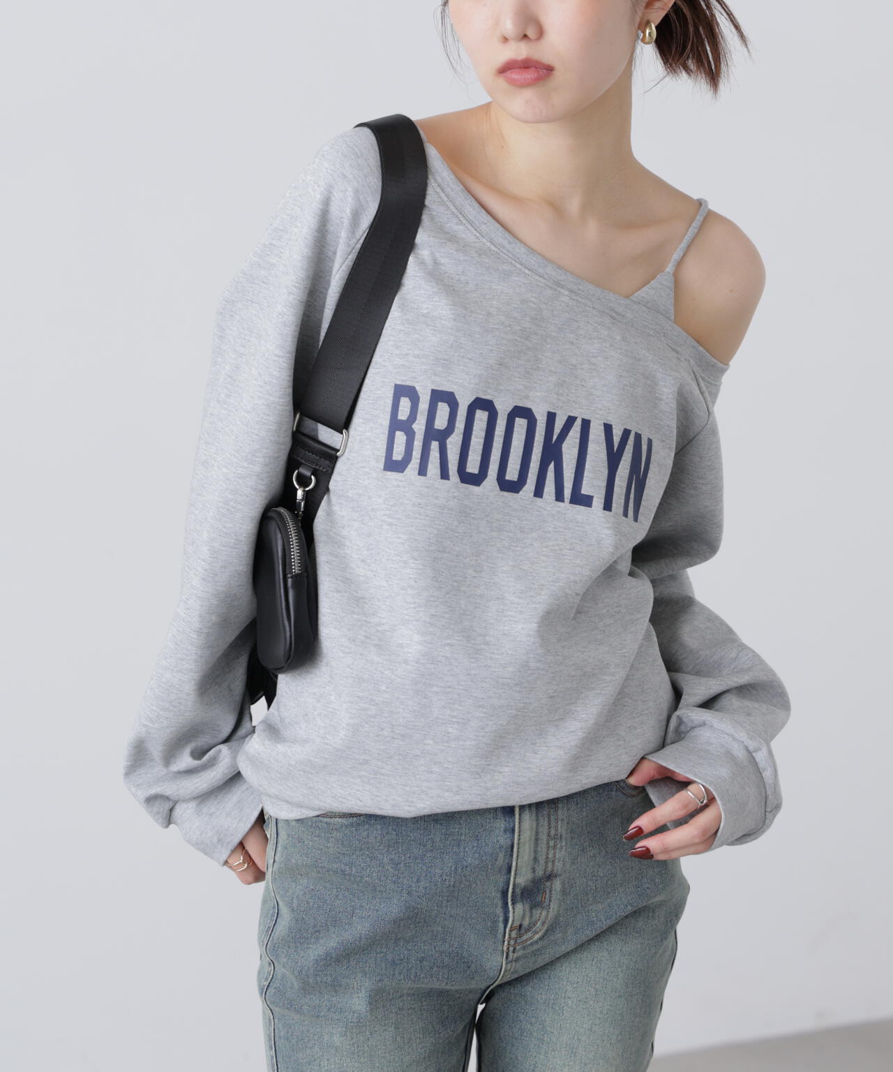 ワンショルロゴプリントスウェット