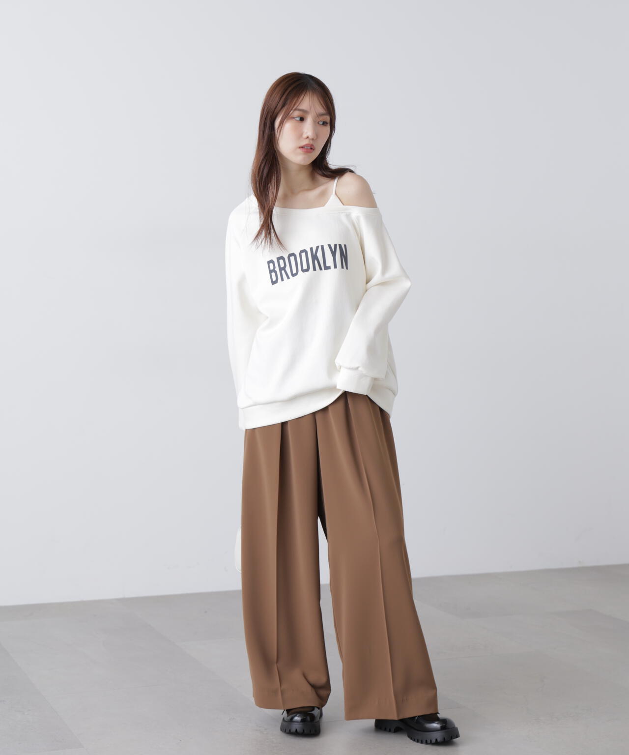 ワンショルロゴプリントスウェット