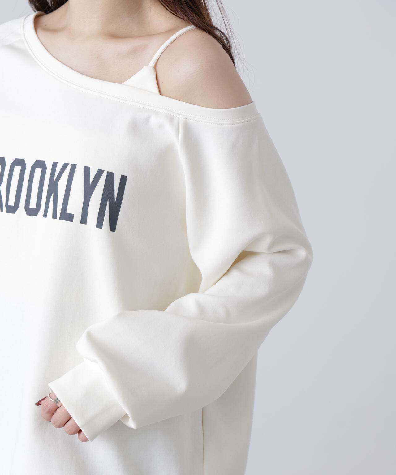 ワンショルロゴプリントスウェット