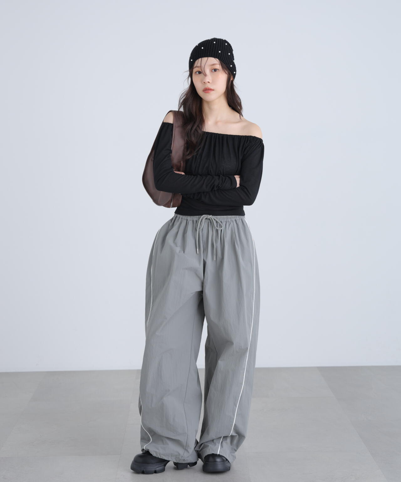 オフショルシアーギャザーカットソー