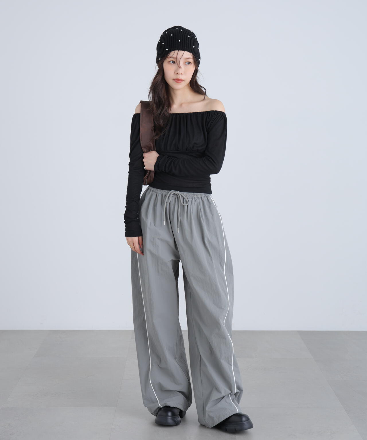 オフショルシアーギャザーカットソー