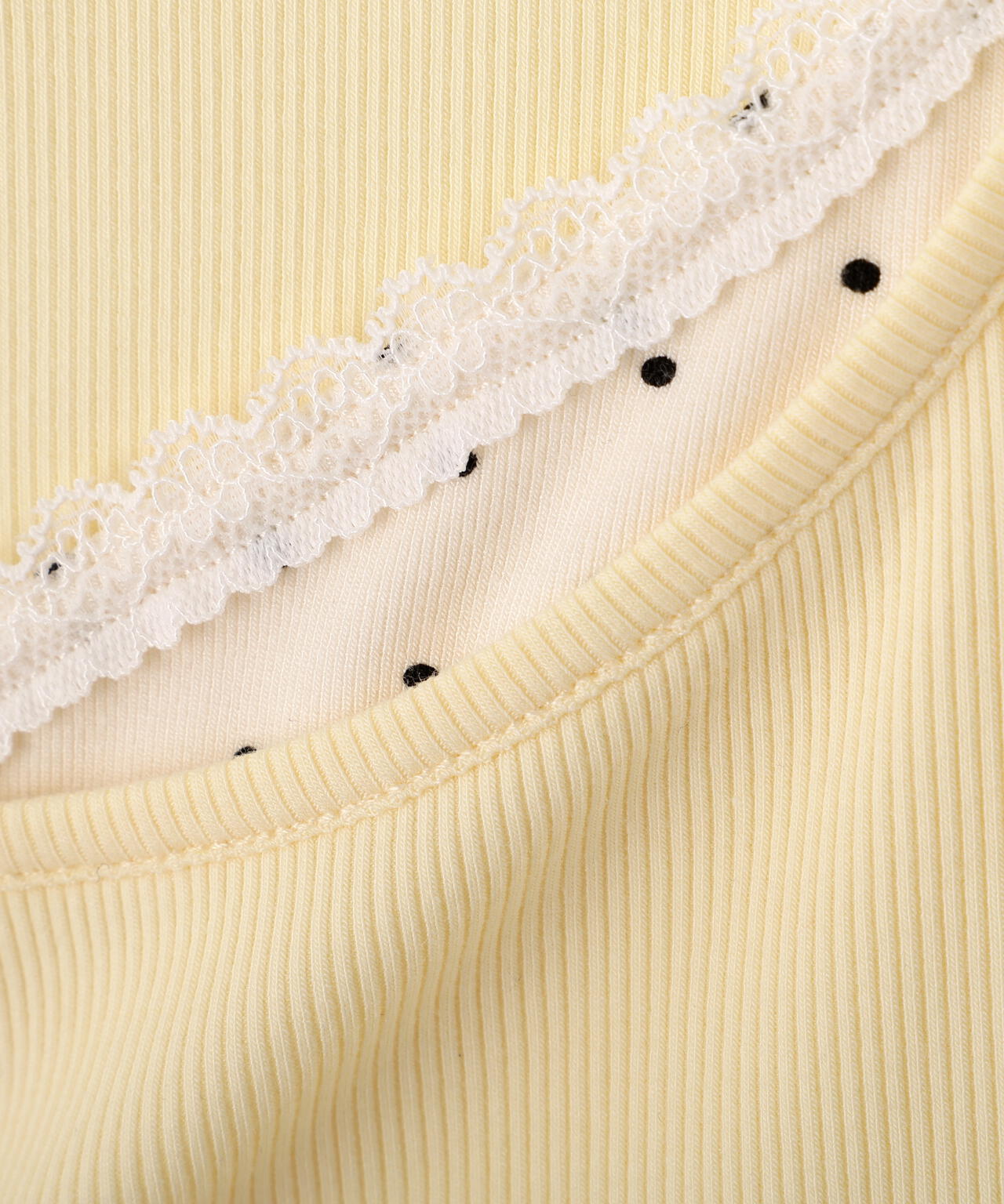 レイヤード風ドットカットソー