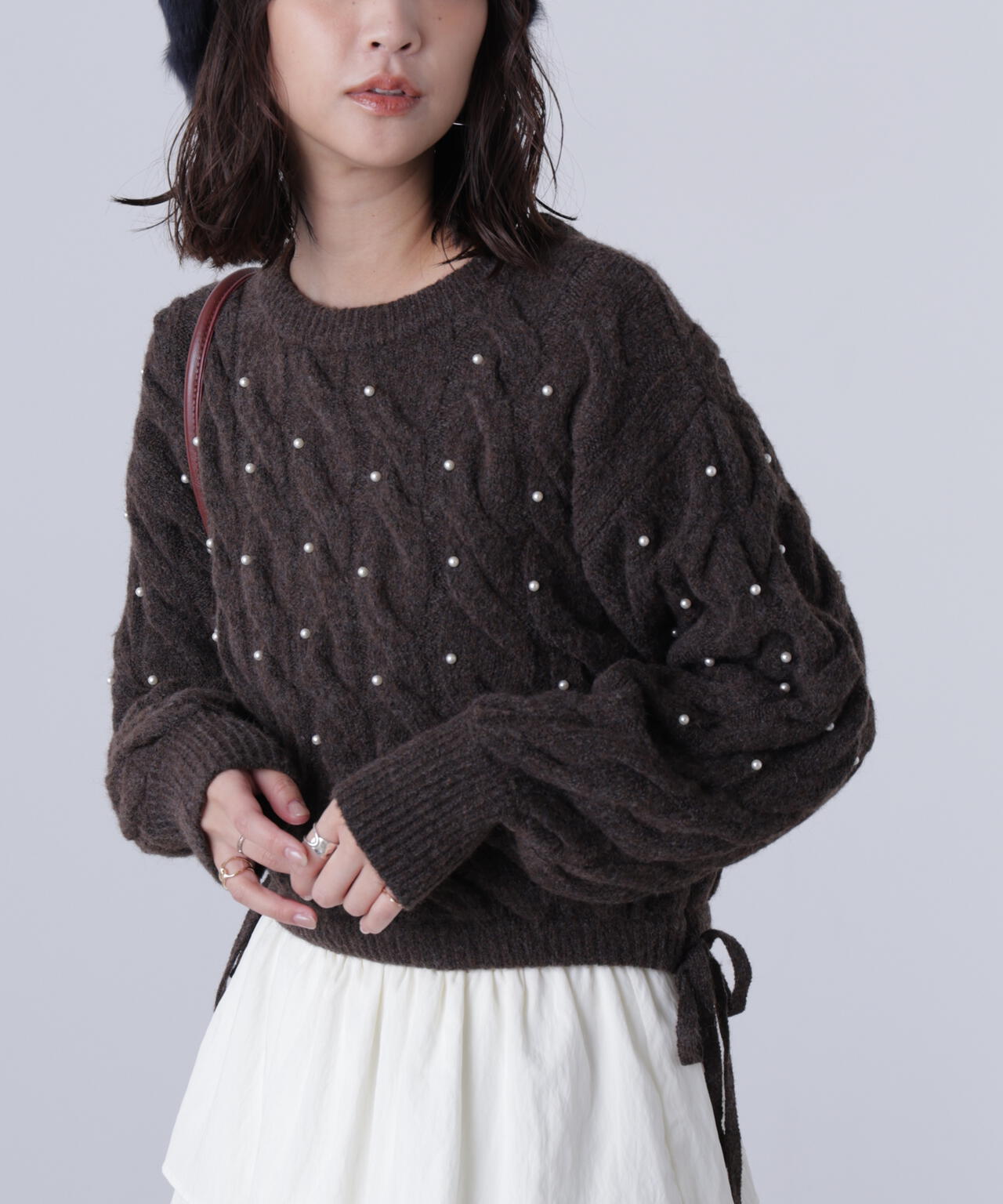 【レッド 追加生産予約】ウエストゴムパールミックスケーブルドロストニット