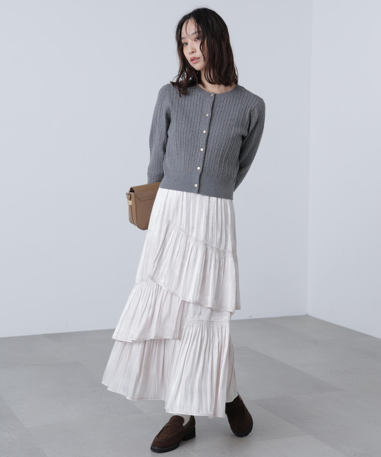 金ボタンミニケーブルカーディガン