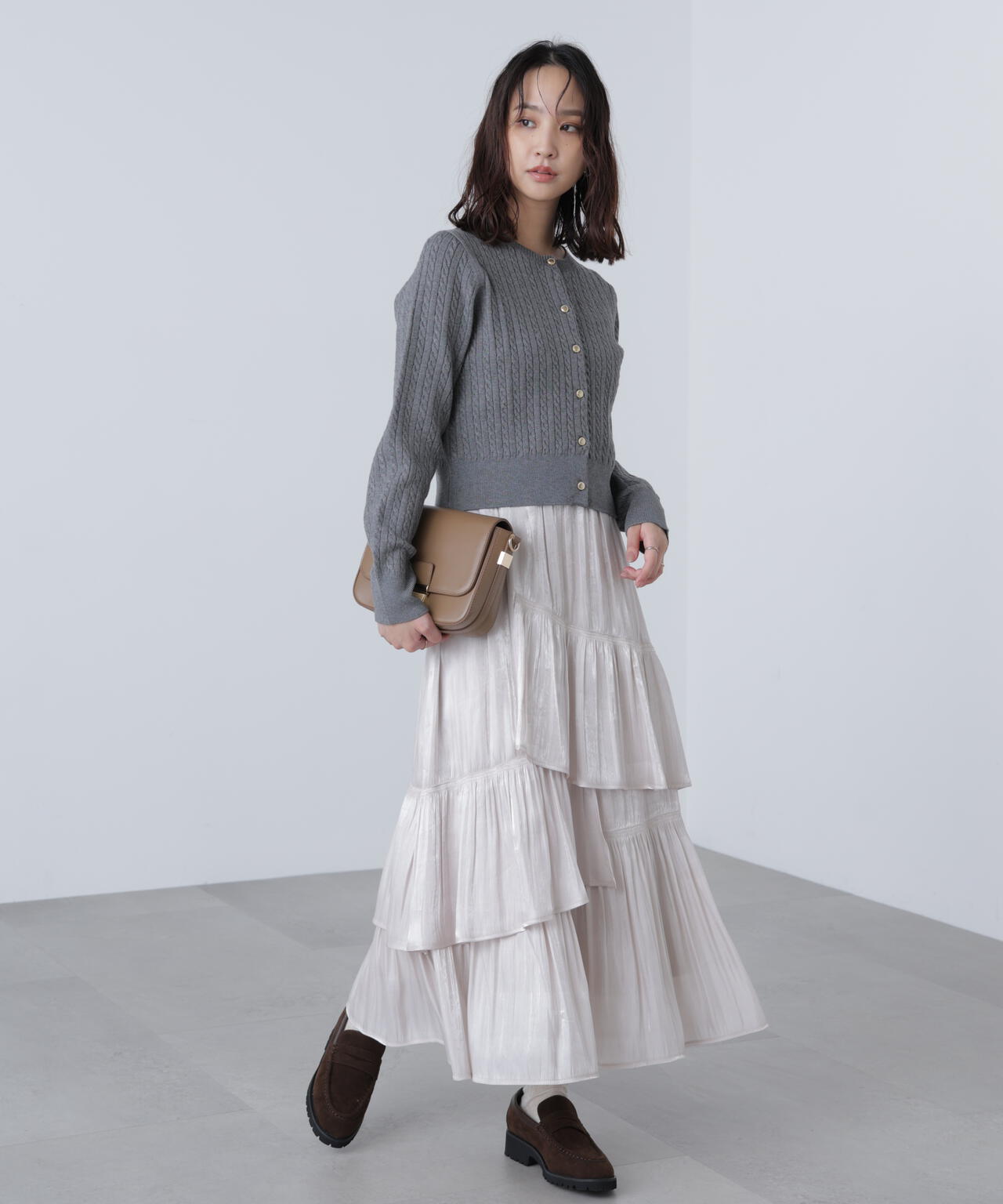 金ボタンミニケーブルカーディガン