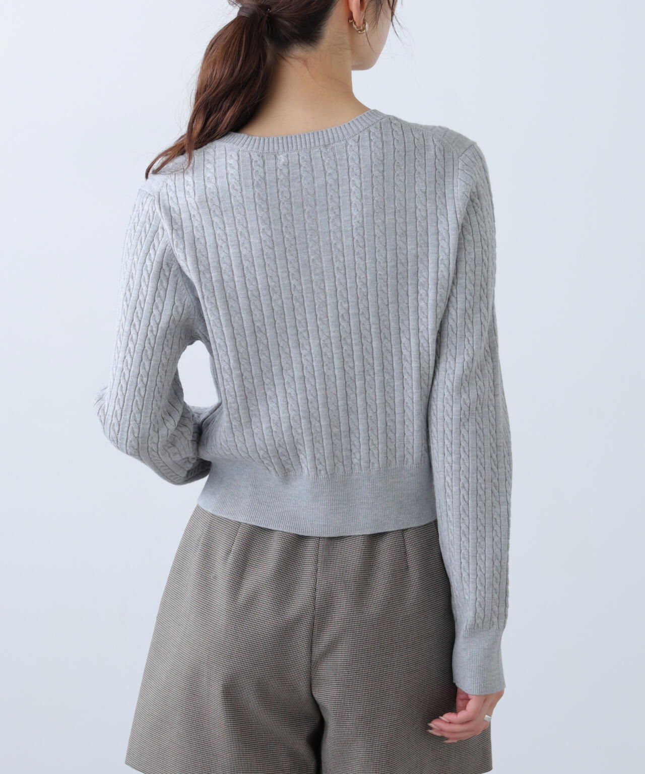 金ボタンミニケーブルカーディガン