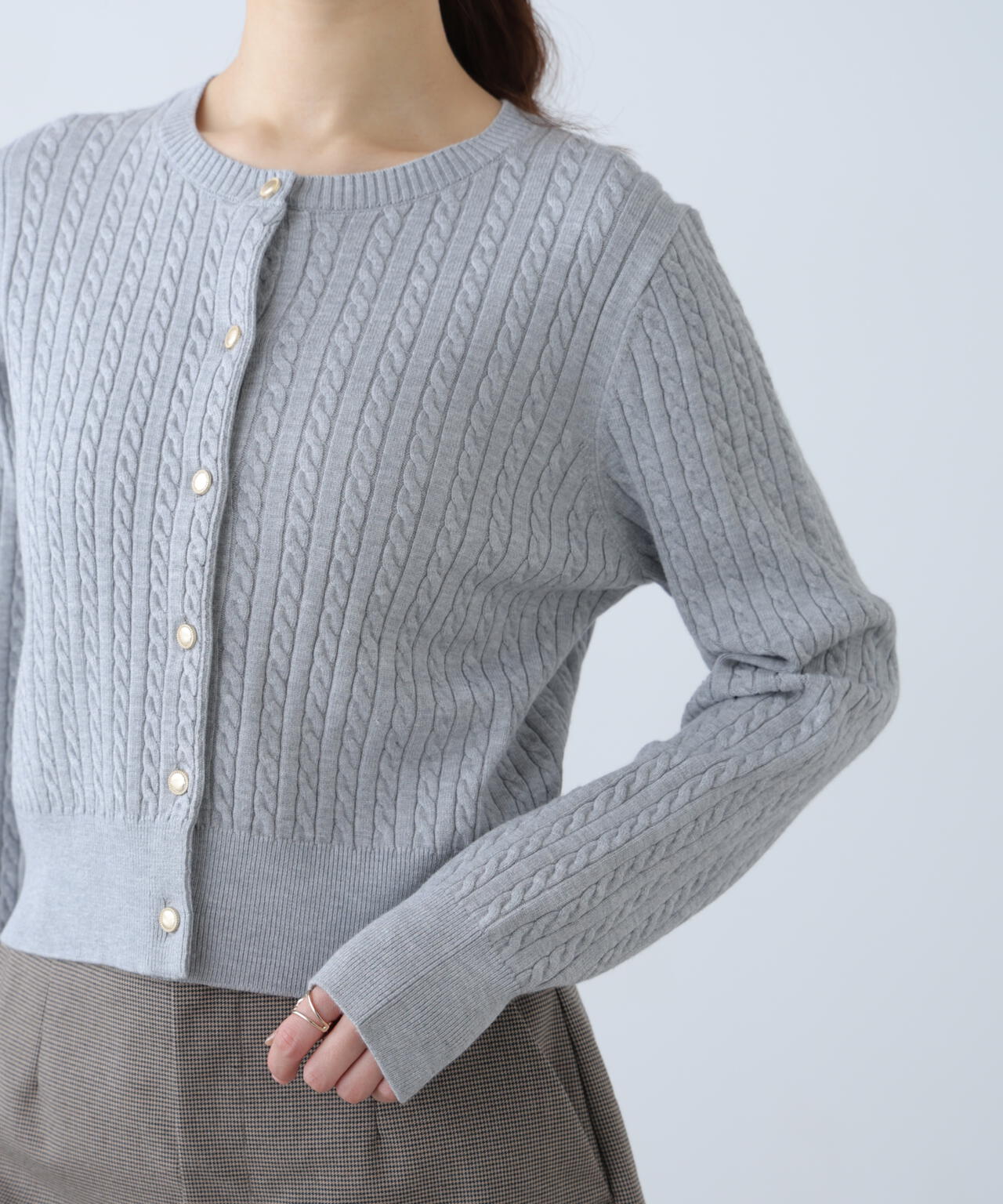 金ボタンミニケーブルカーディガン