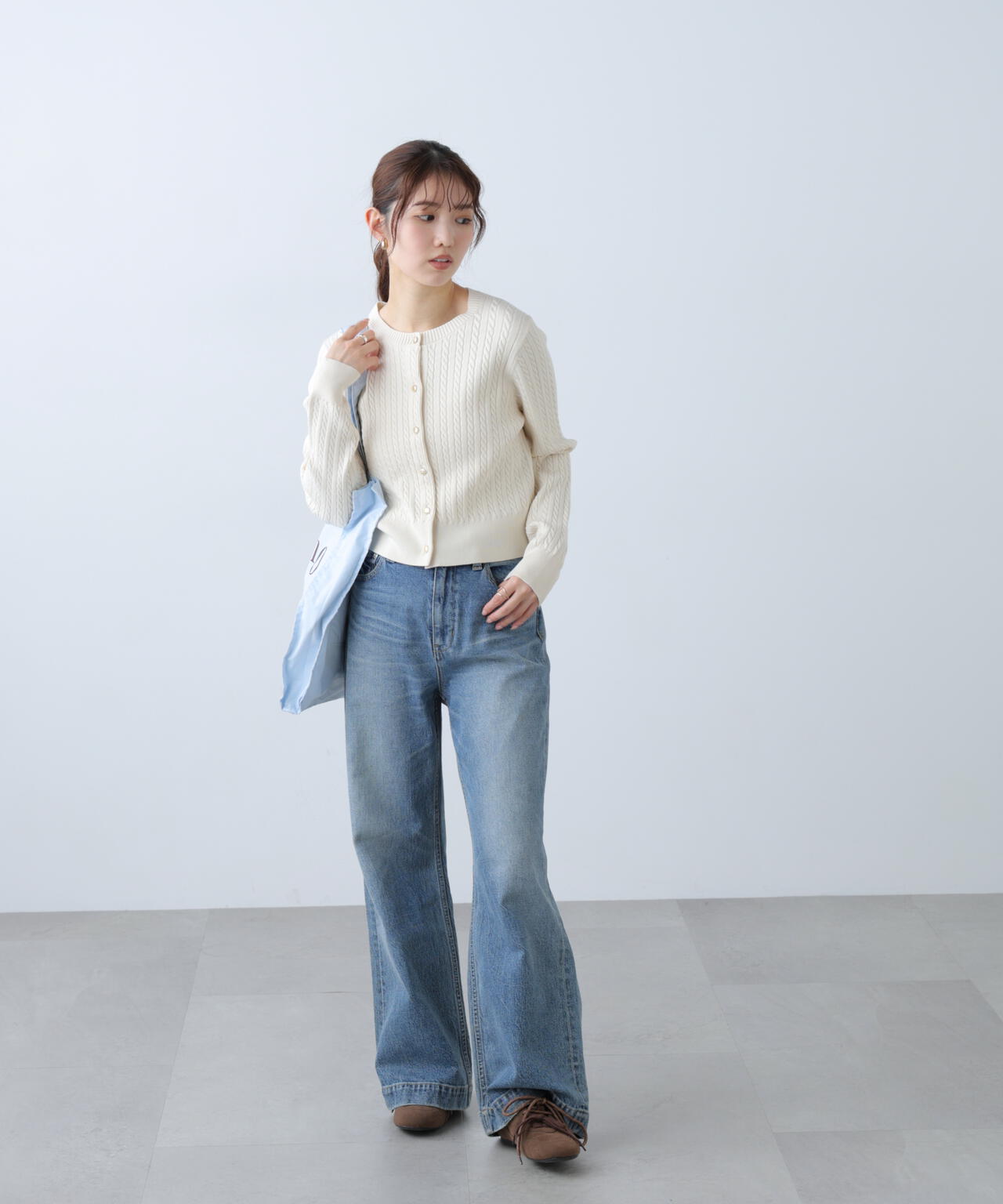 金ボタンミニケーブルカーディガン