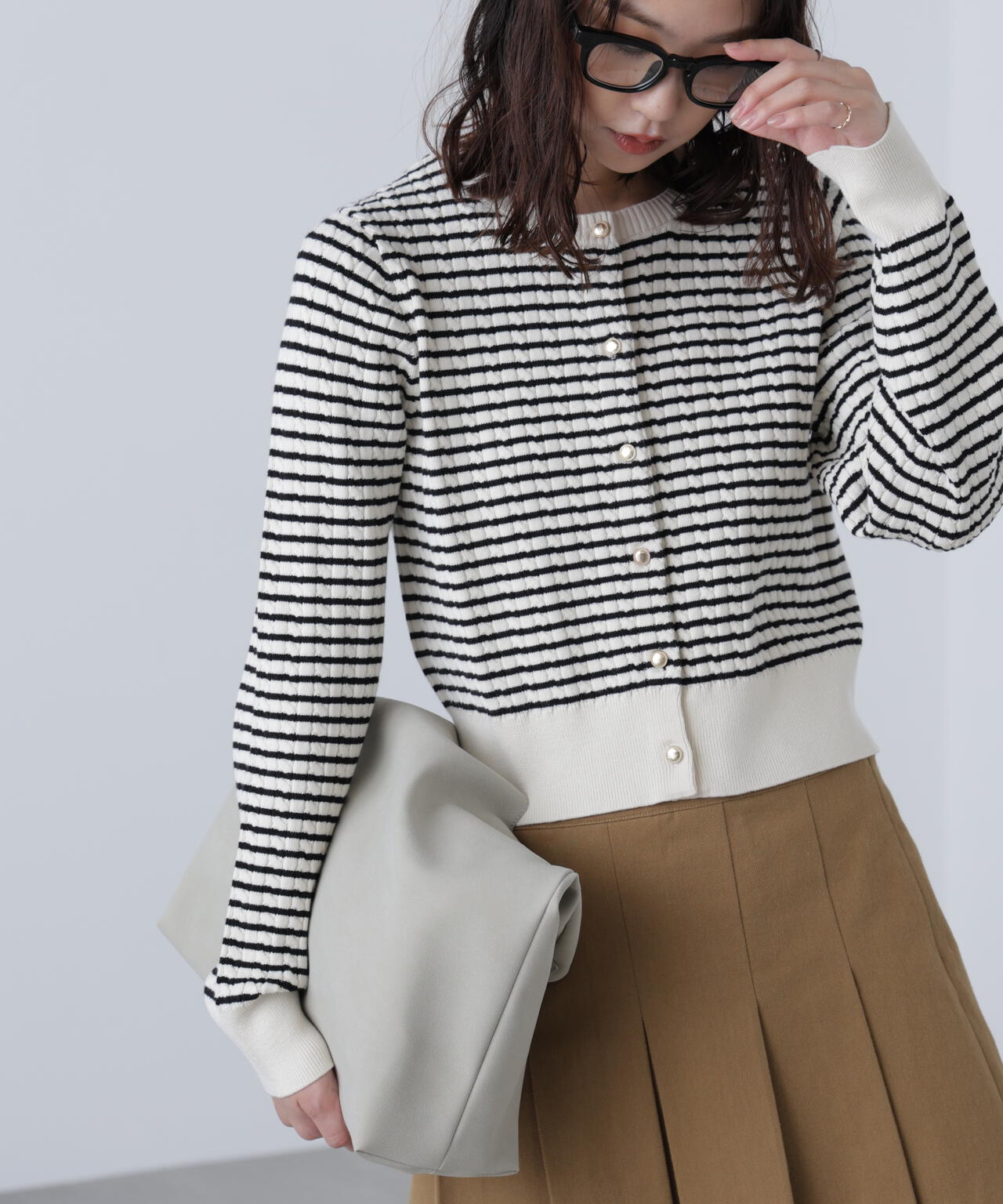 金ボタンミニケーブルカーディガン