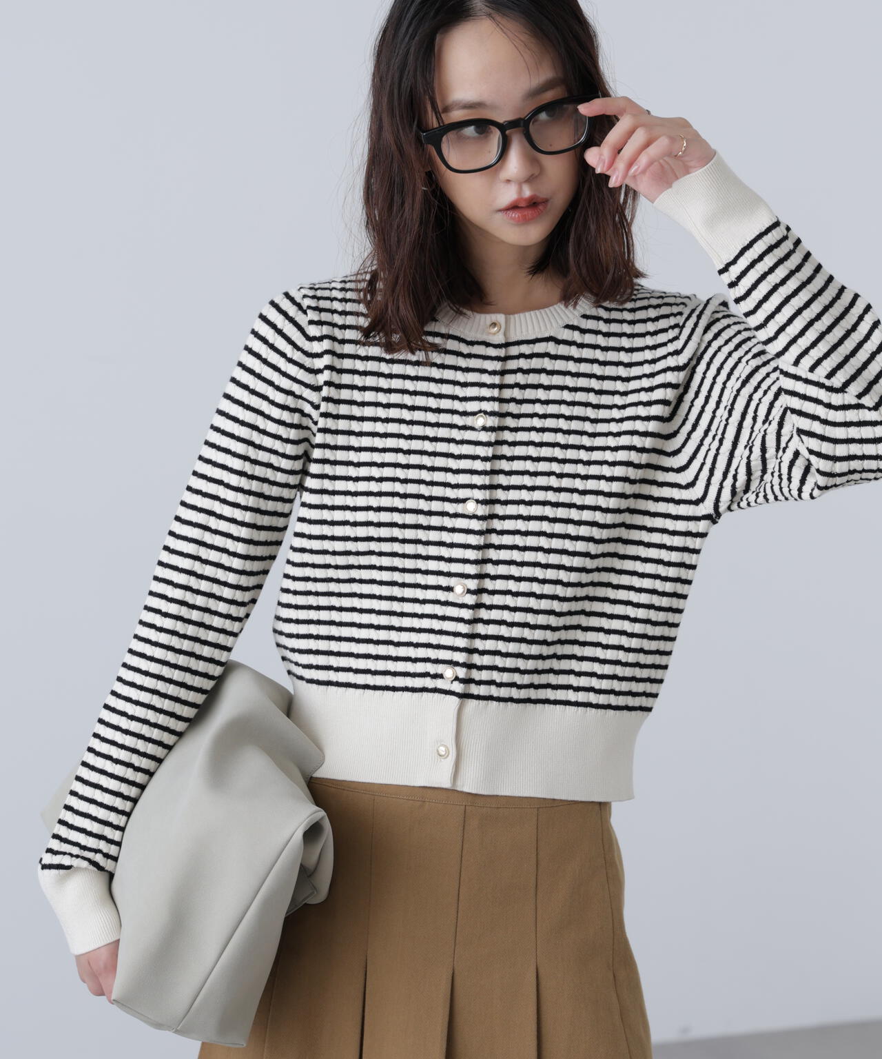 金ボタンミニケーブルカーディガン