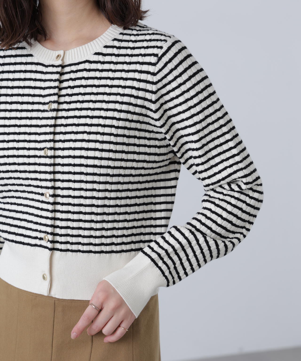 金ボタンミニケーブルカーディガン