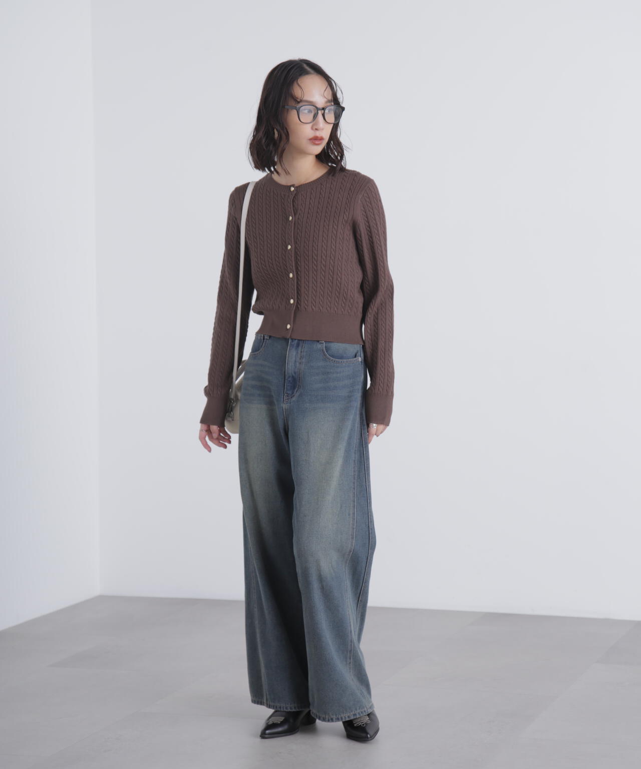 金ボタンミニケーブルカーディガン