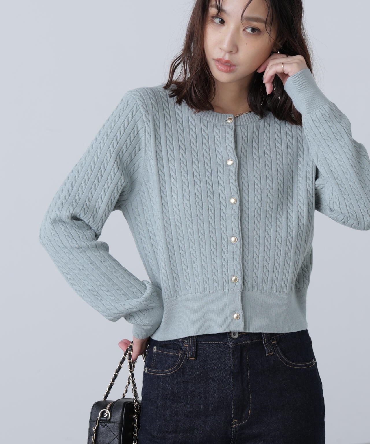 金ボタンミニケーブルカーディガン