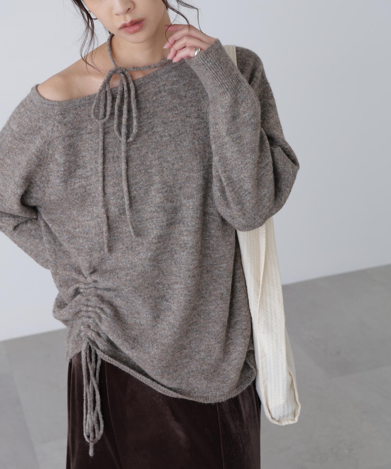 ワンショルルーズニット