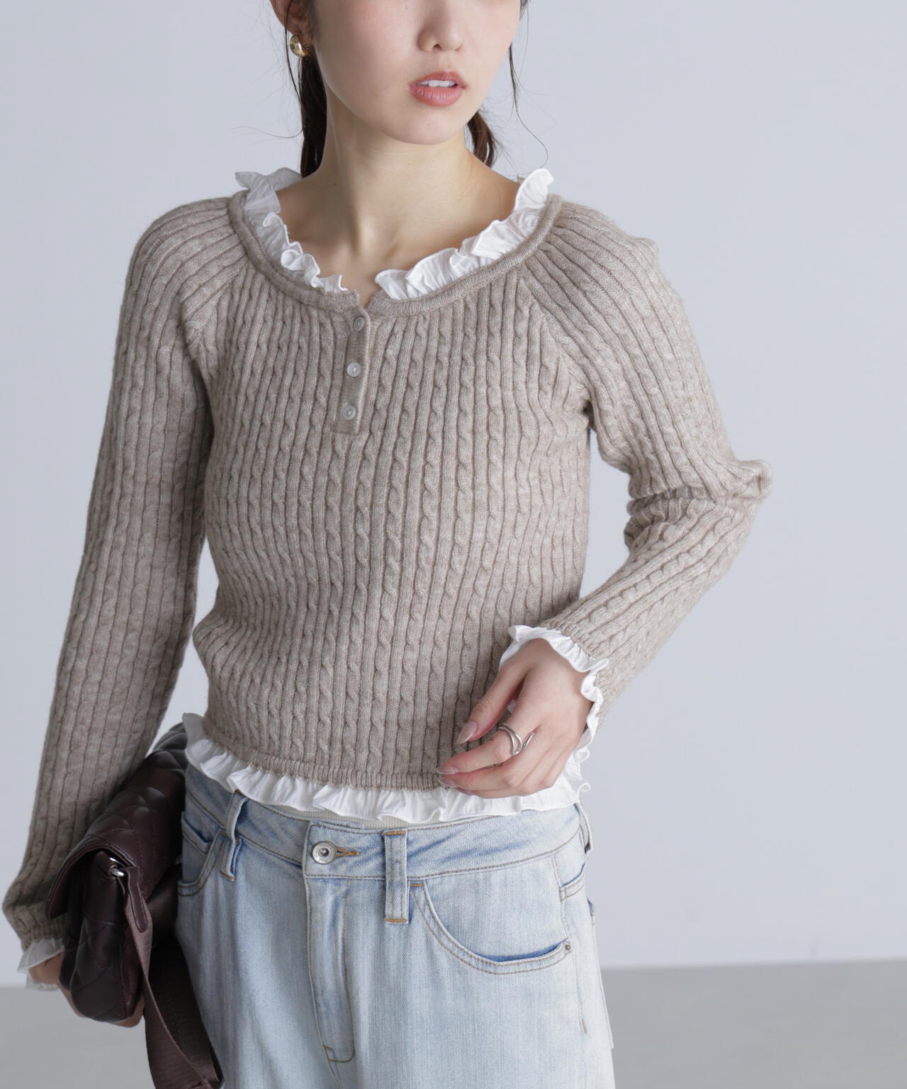 フリルドッキングコンパクトケーブルニット