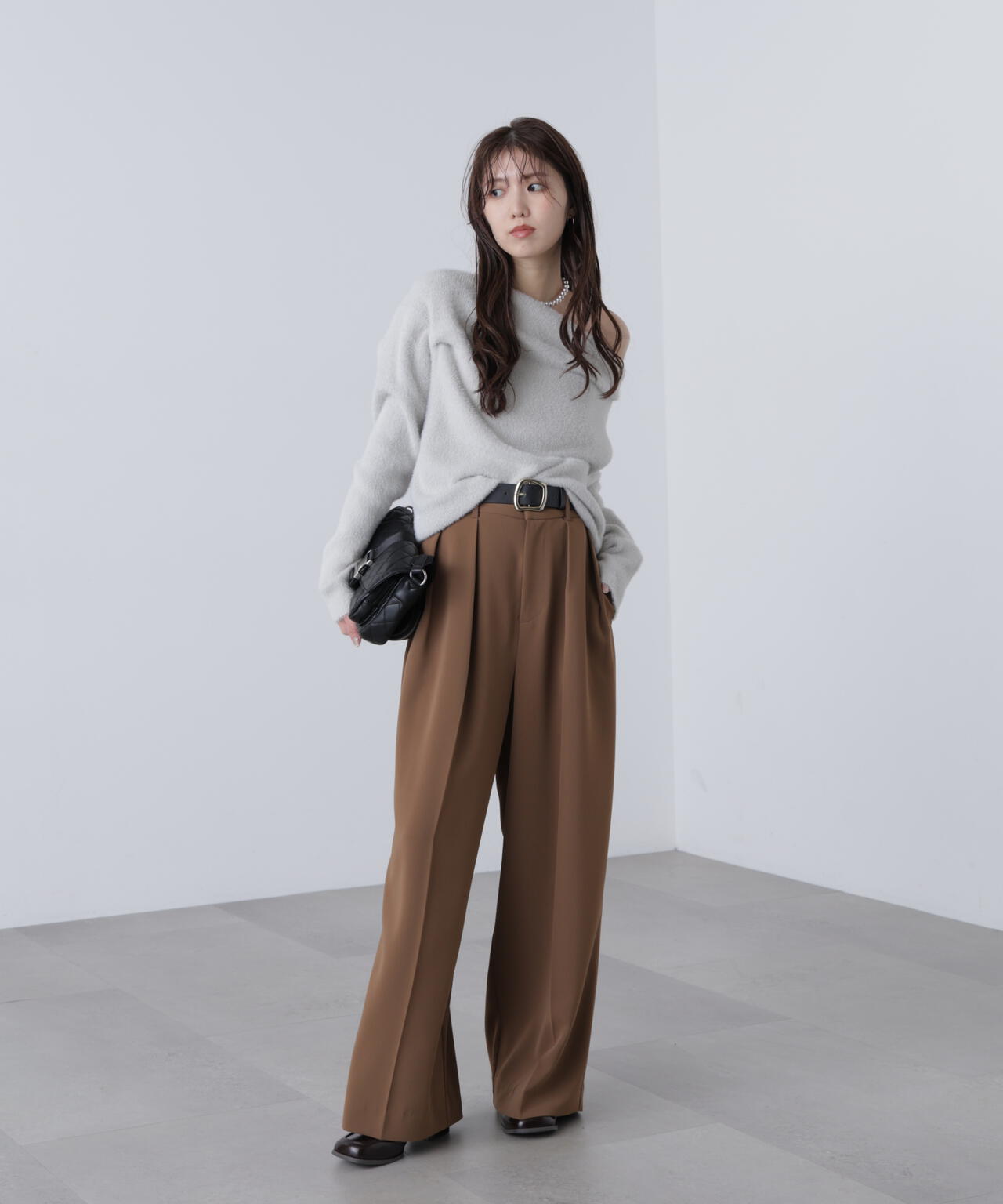 【MFM】シャギーオフショルドレープネックニット