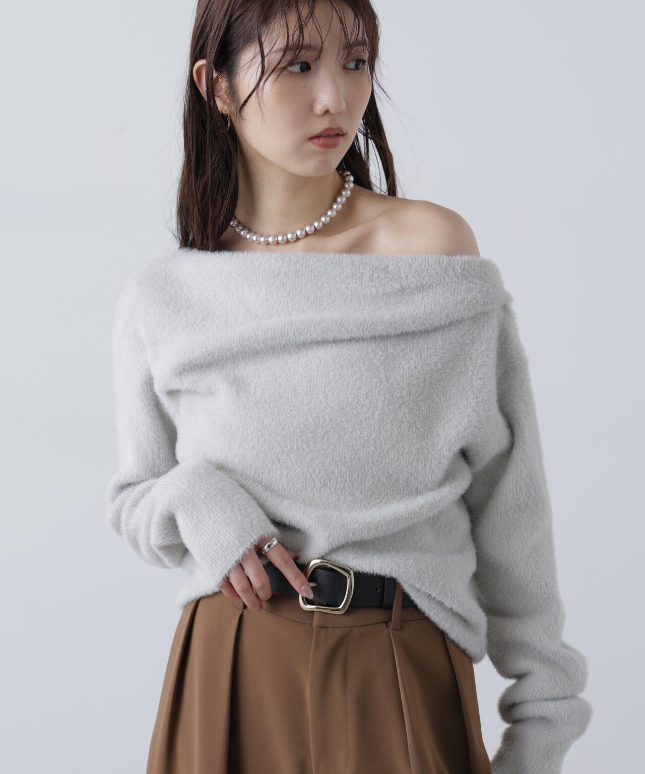 【MFM】シャギーオフショルドレープネックニット
