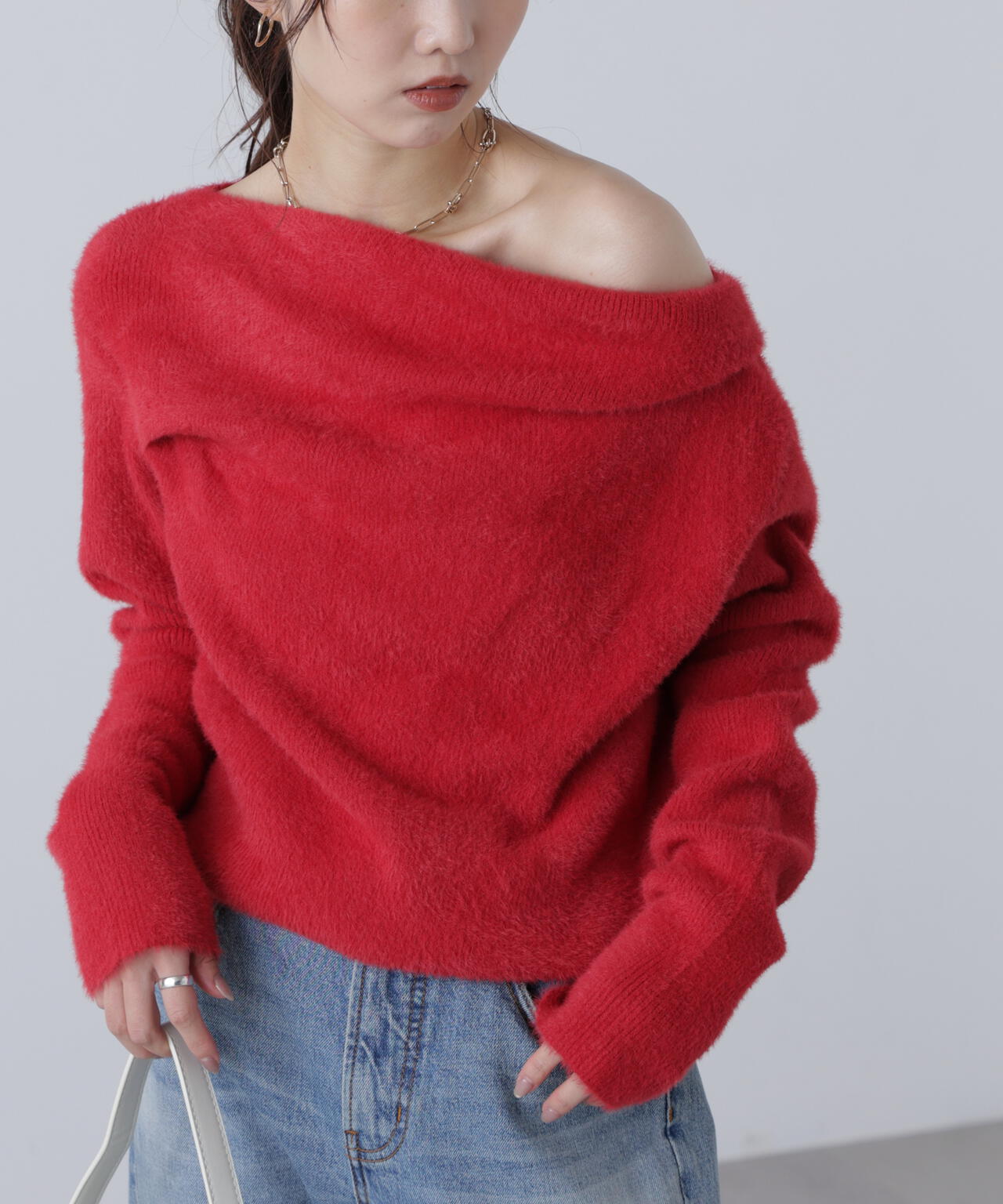 【MFM】シャギーオフショルドレープネックニット