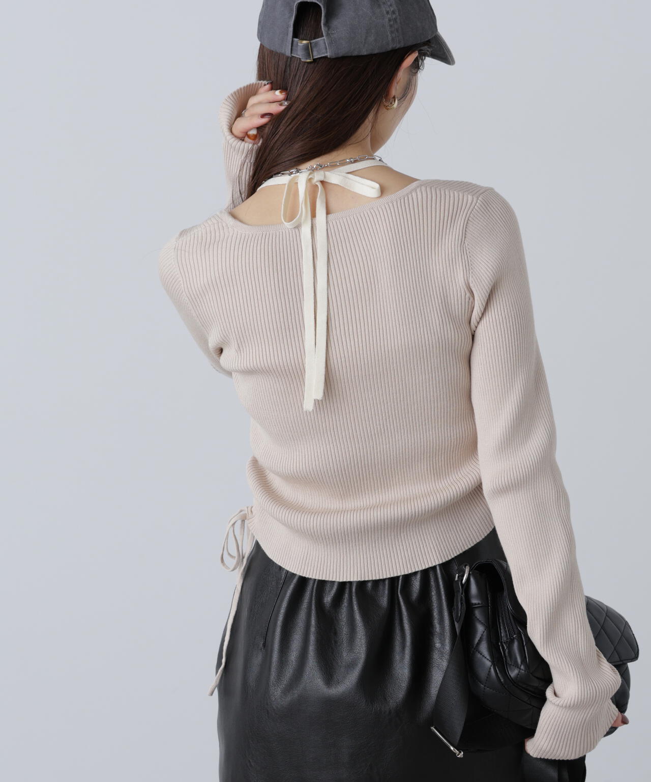 ホルターネックレイヤードサイドドロストニット