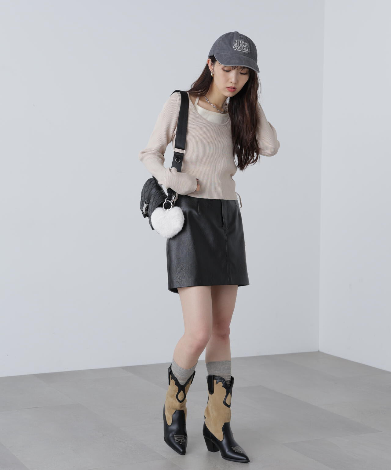 ホルターネックレイヤードサイドドロストニット