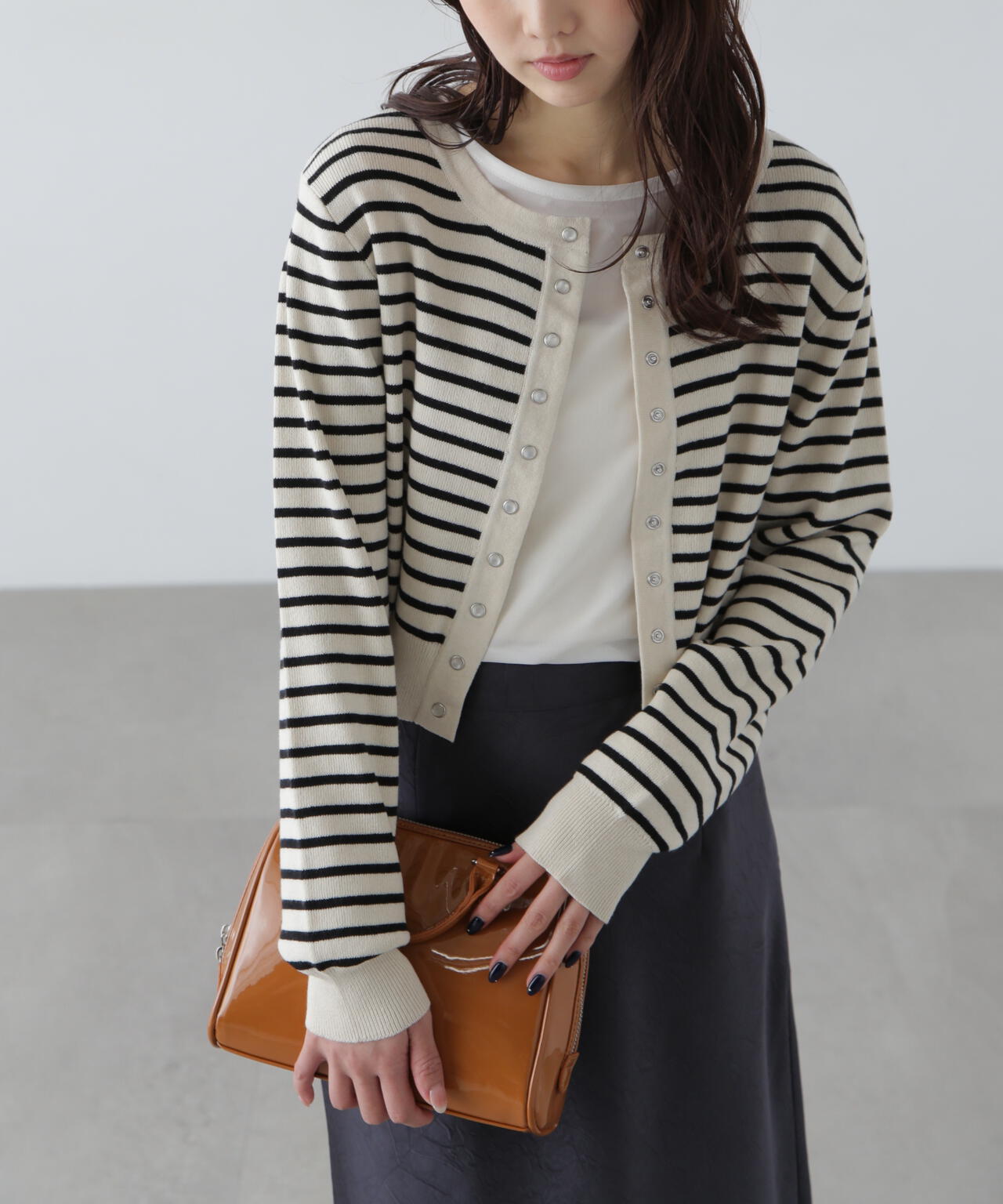 ドットボタンクルーネックカーディガン