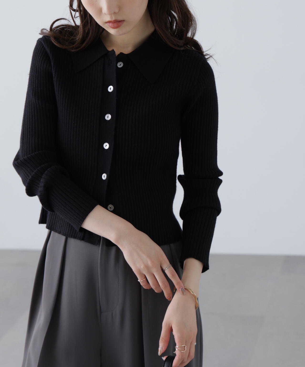 〈ＭＦＭ〉きらきらボタン襟ニット