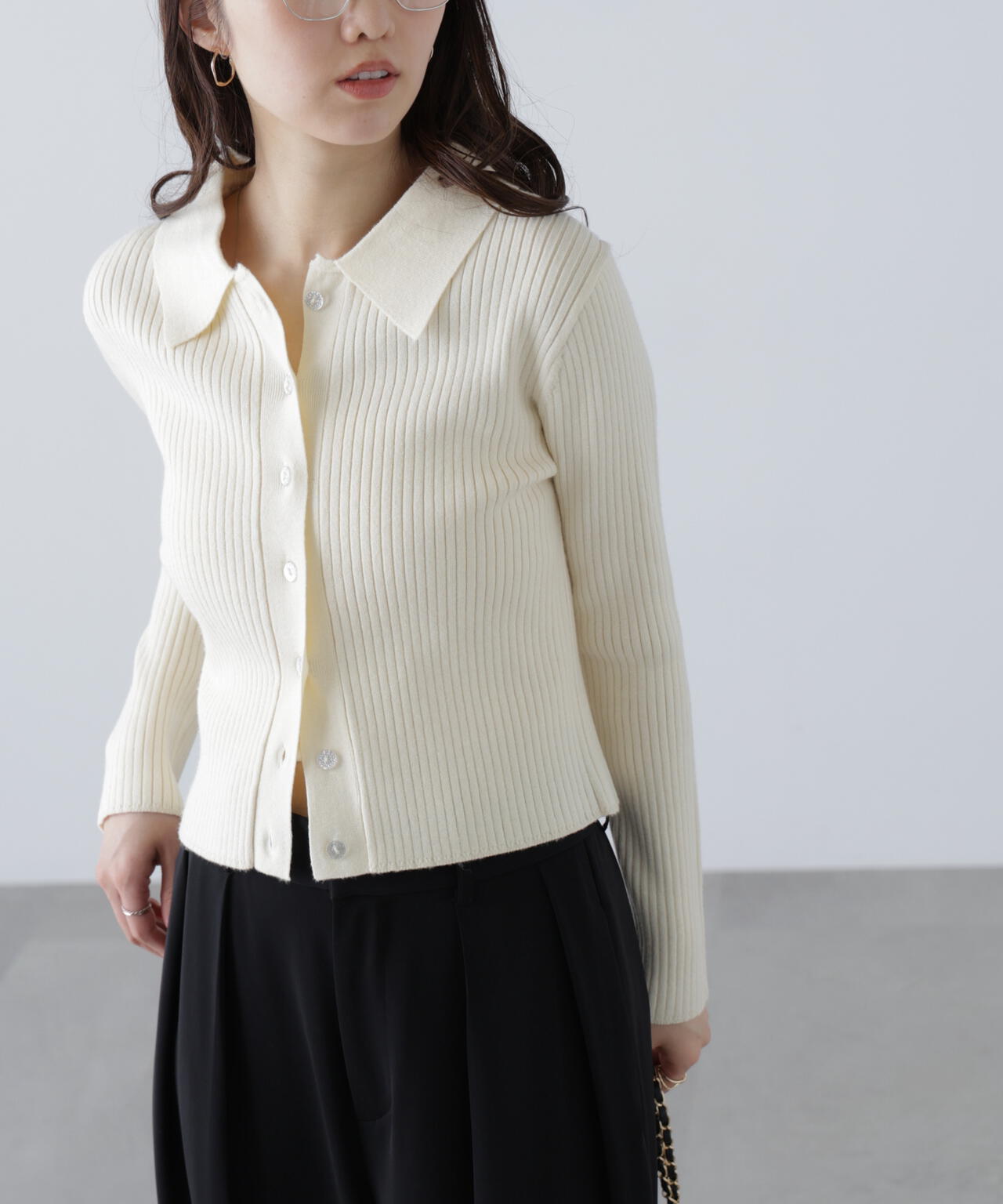 〈ＭＦＭ〉きらきらボタン襟ニット