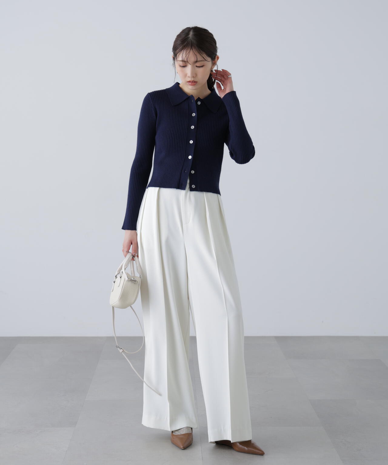 〈ＭＦＭ〉きらきらボタン襟ニット