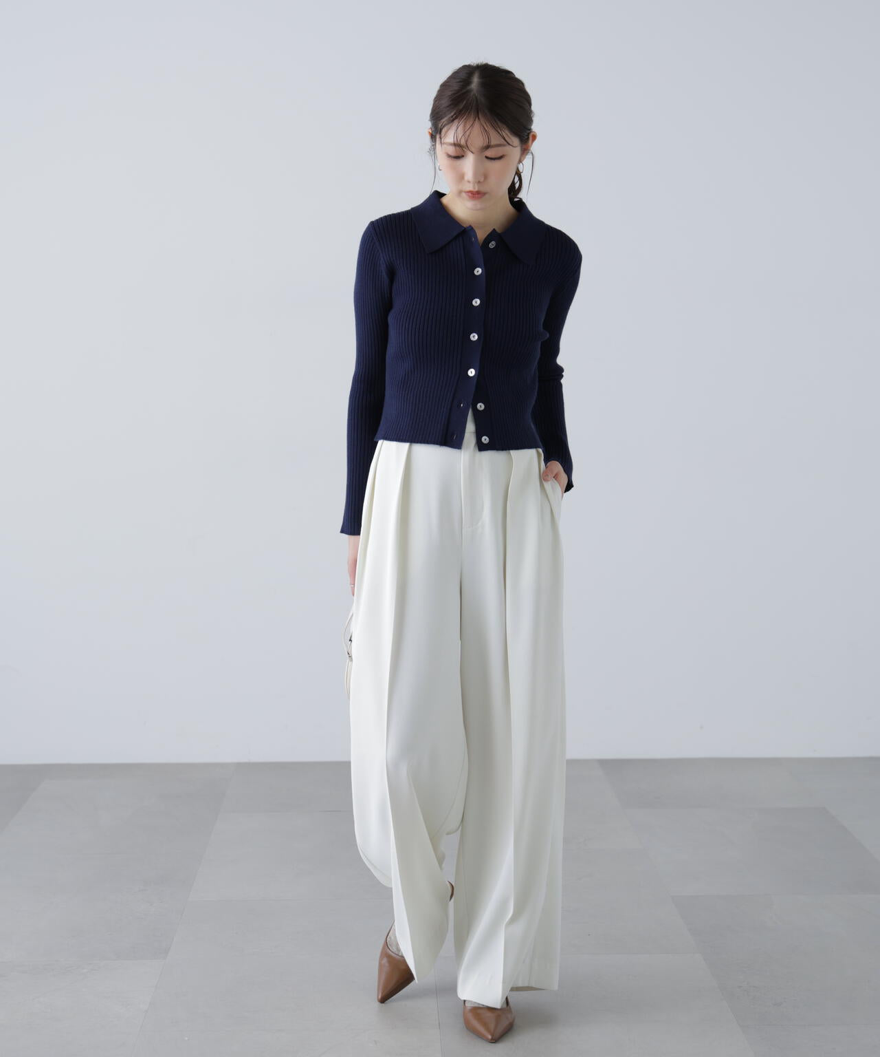 〈ＭＦＭ〉きらきらボタン襟ニット